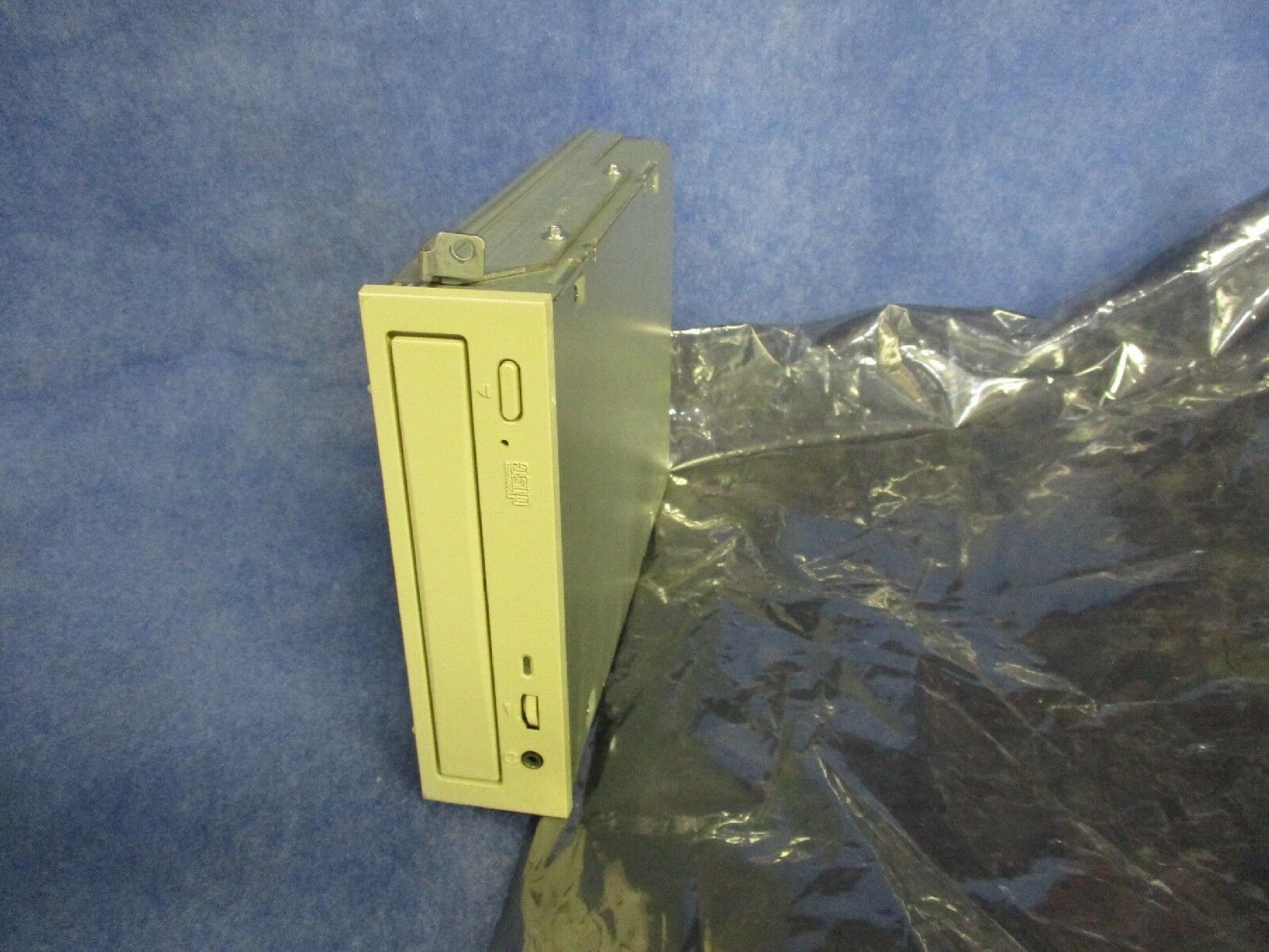 COMPAQ / HEWLETT PACKARD / HP 142223-201 2X INTERNAL SCSI CDROM DRIVE