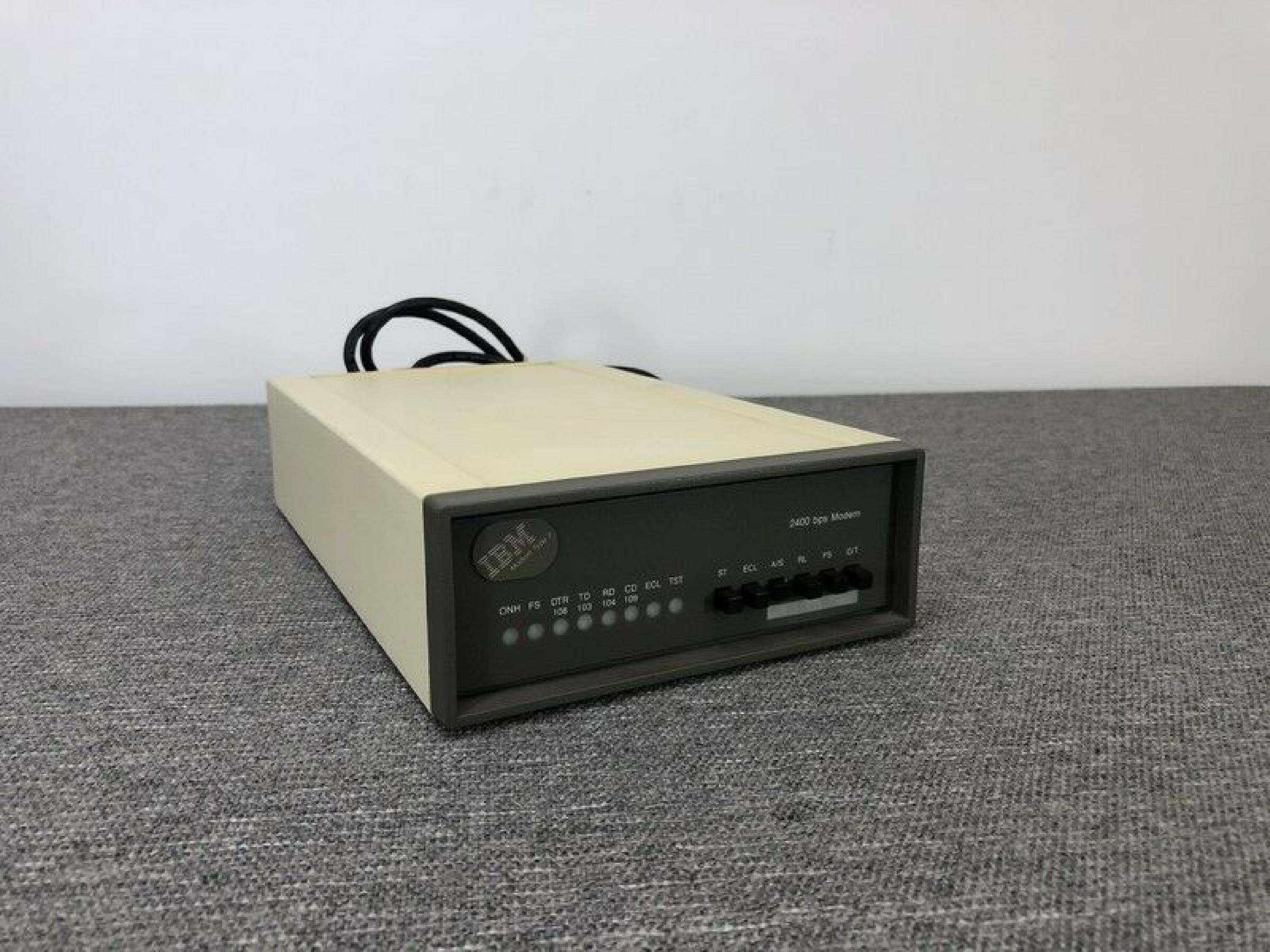 IBM 5853 2400BPS EXTERNAL MODEM