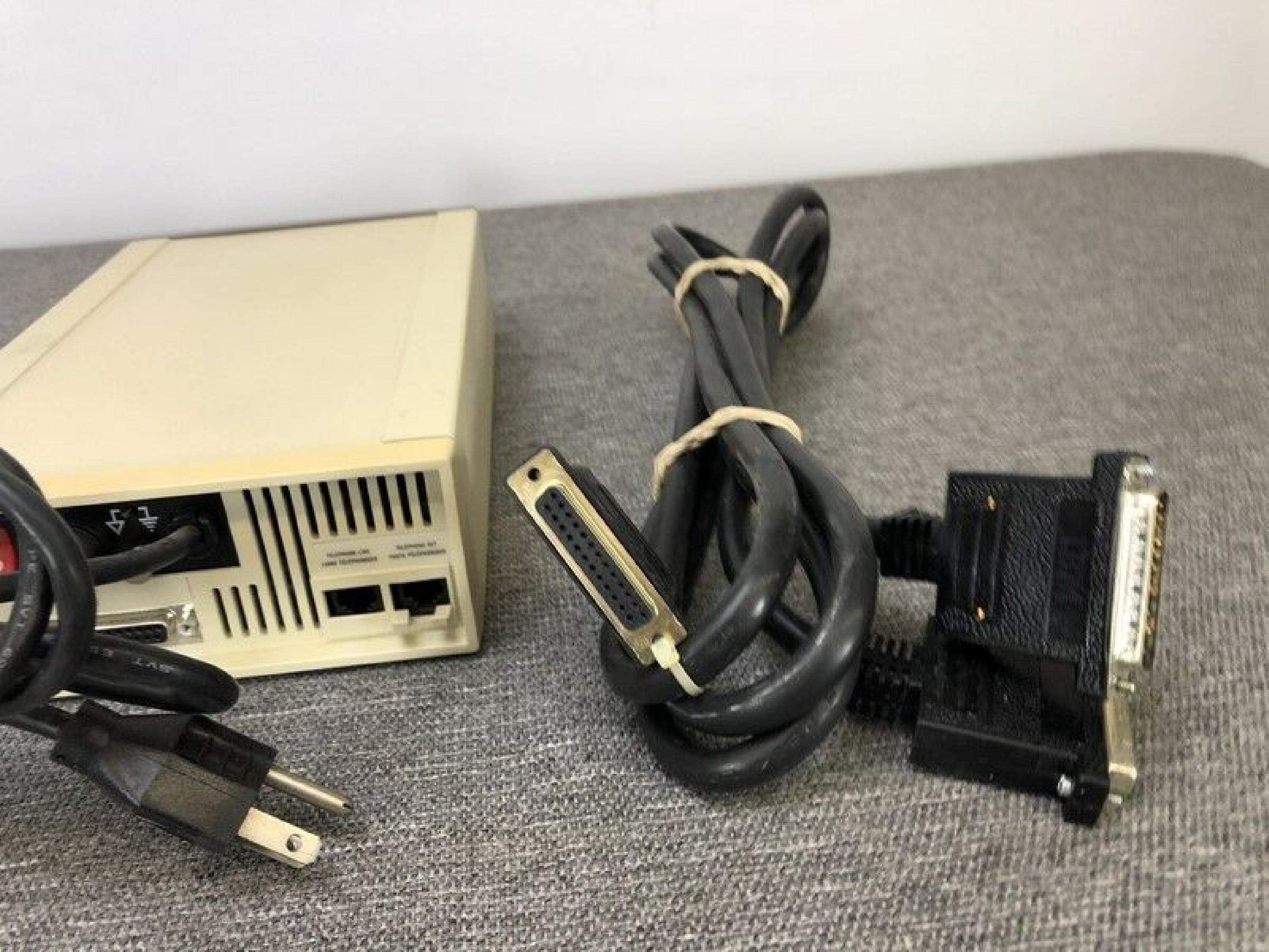 IBM 5853 2400BPS EXTERNAL MODEM