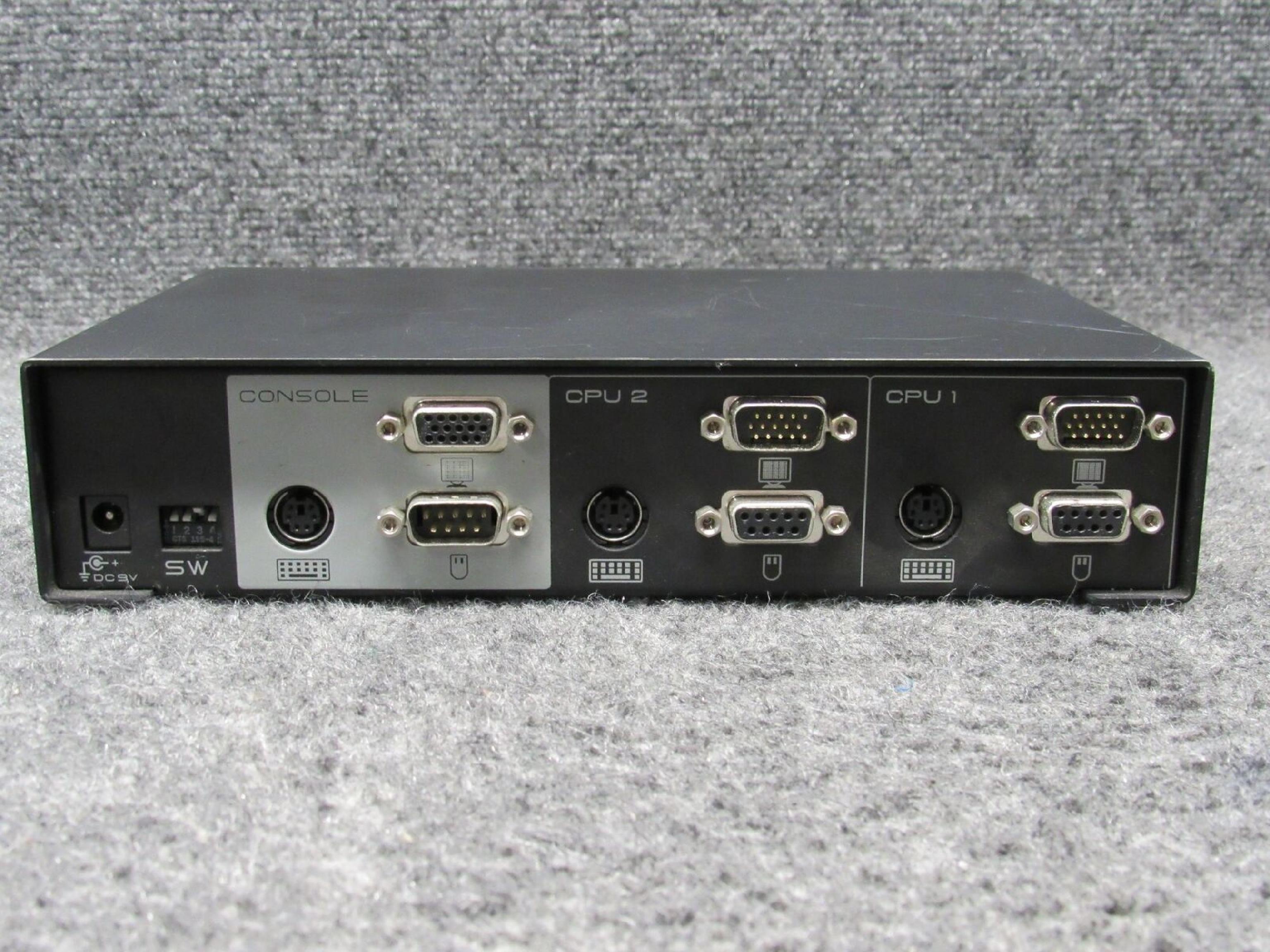 BELKIN F1D064 OMNIVIEW RUNS 2 SYSTEMS FROM 1 CONSOLE