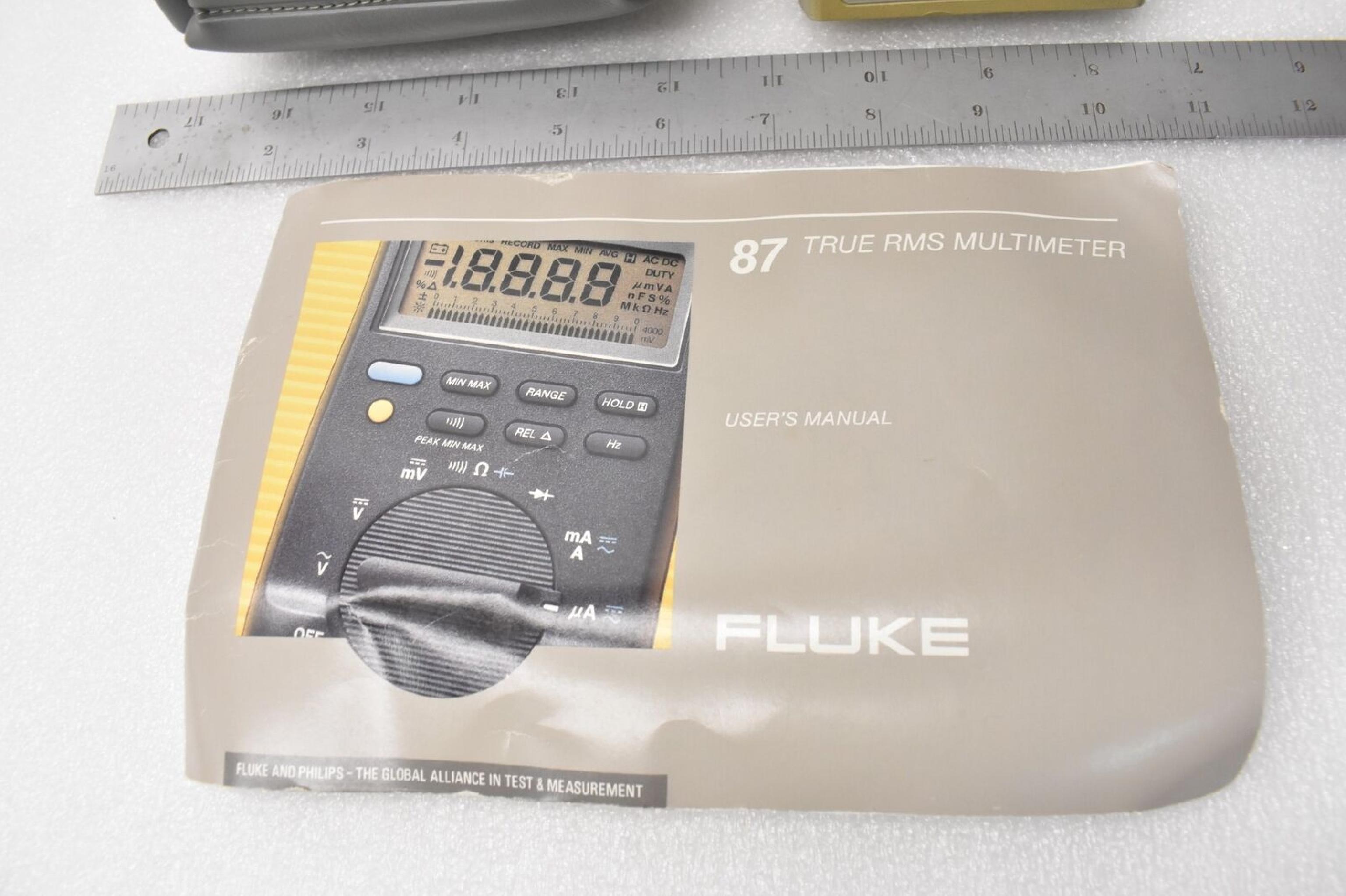 FLUKE A81-115 AC ADAPTER 5.8V .15A