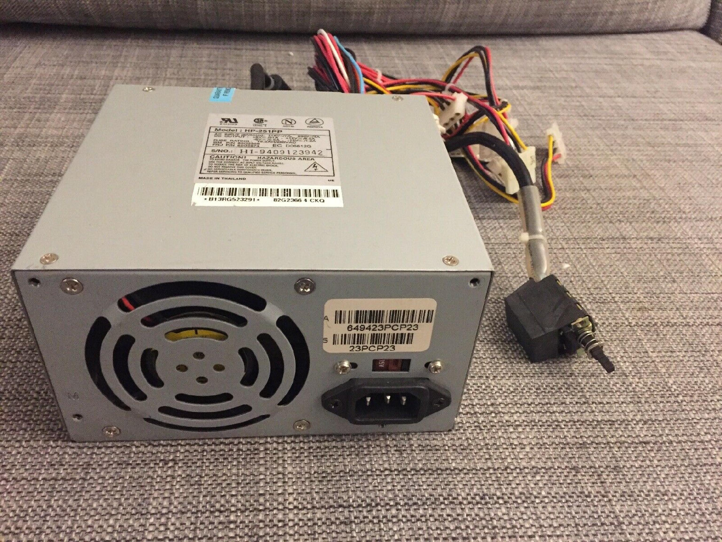 IBM 82G2366 200 WATT POWER SUPPLY