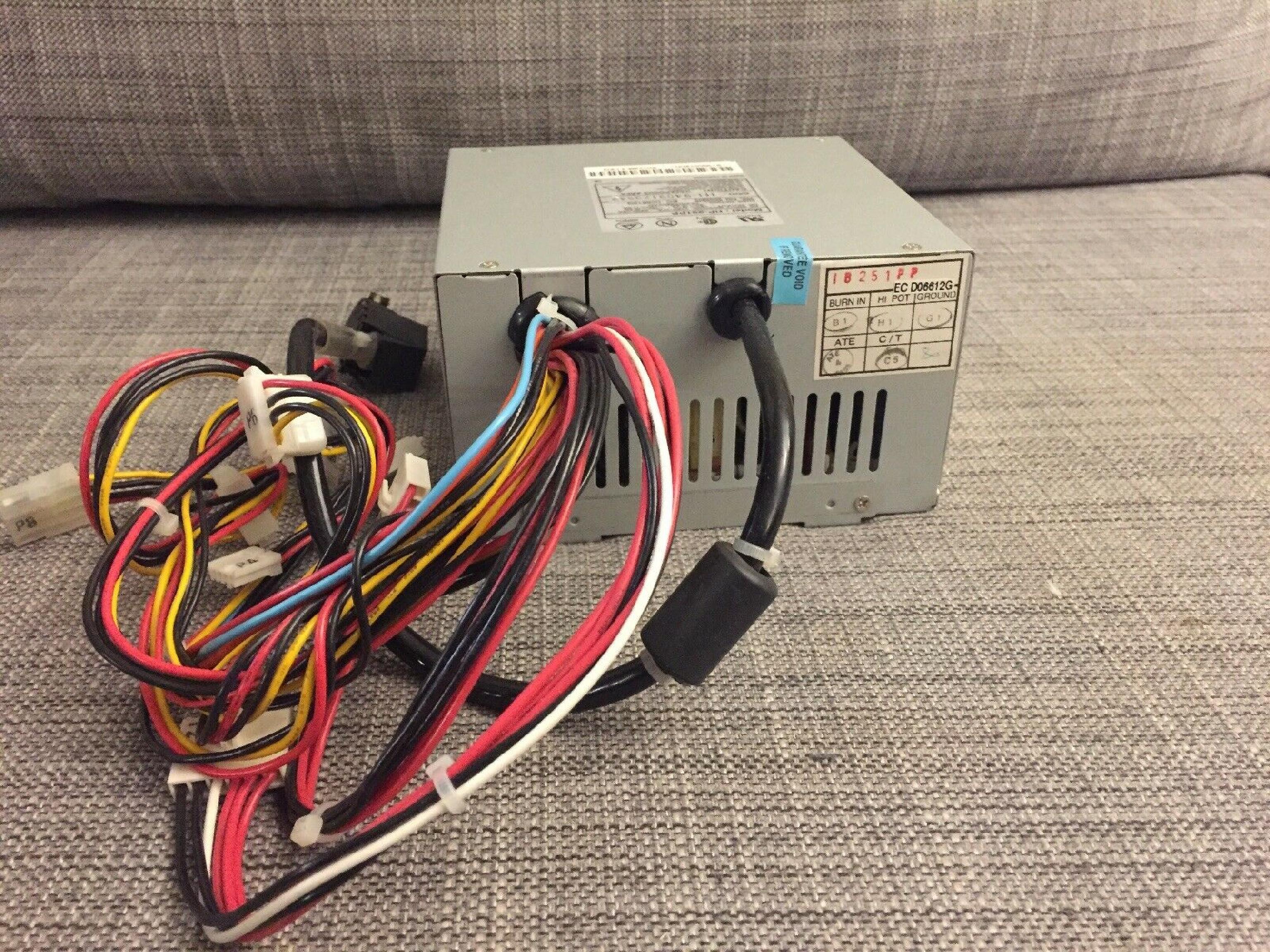 IBM 82G2366 200 WATT POWER SUPPLY