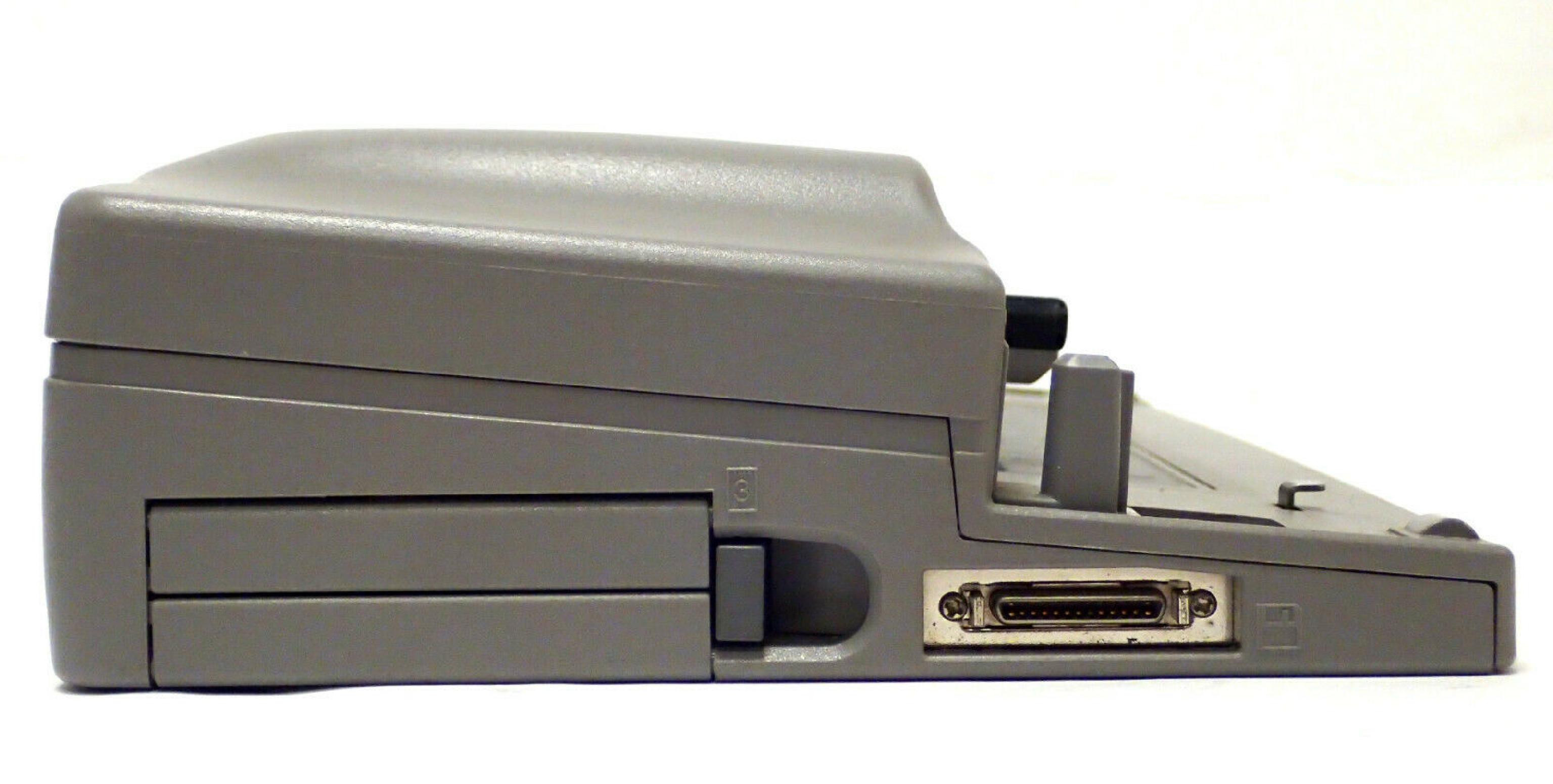 TOSHIBA PA2711U PORT REPLICATOR W/SOUND & PCMCIA