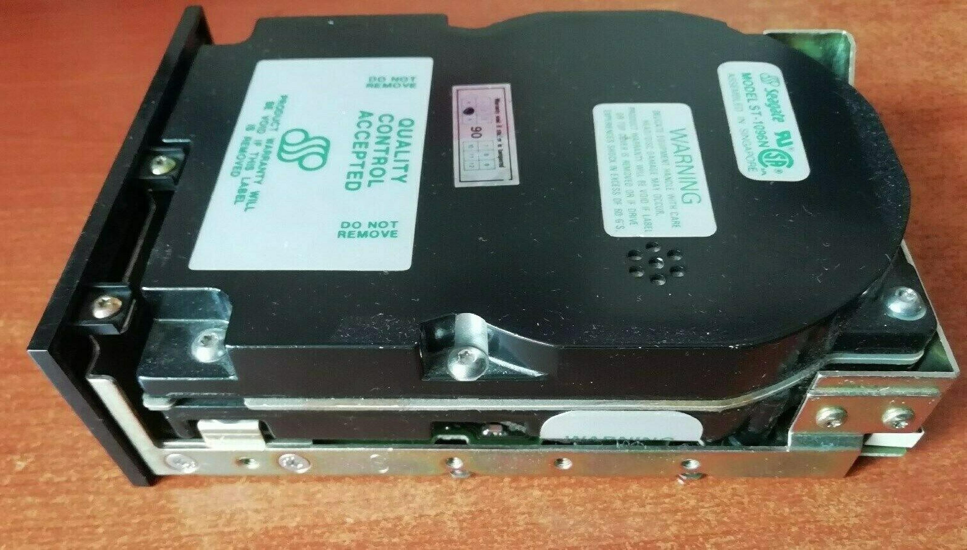 SEAGATE ST-1096N 84MB SCSI HARD DRIVE HALF HEIGHT 2,7 RLL 3.5