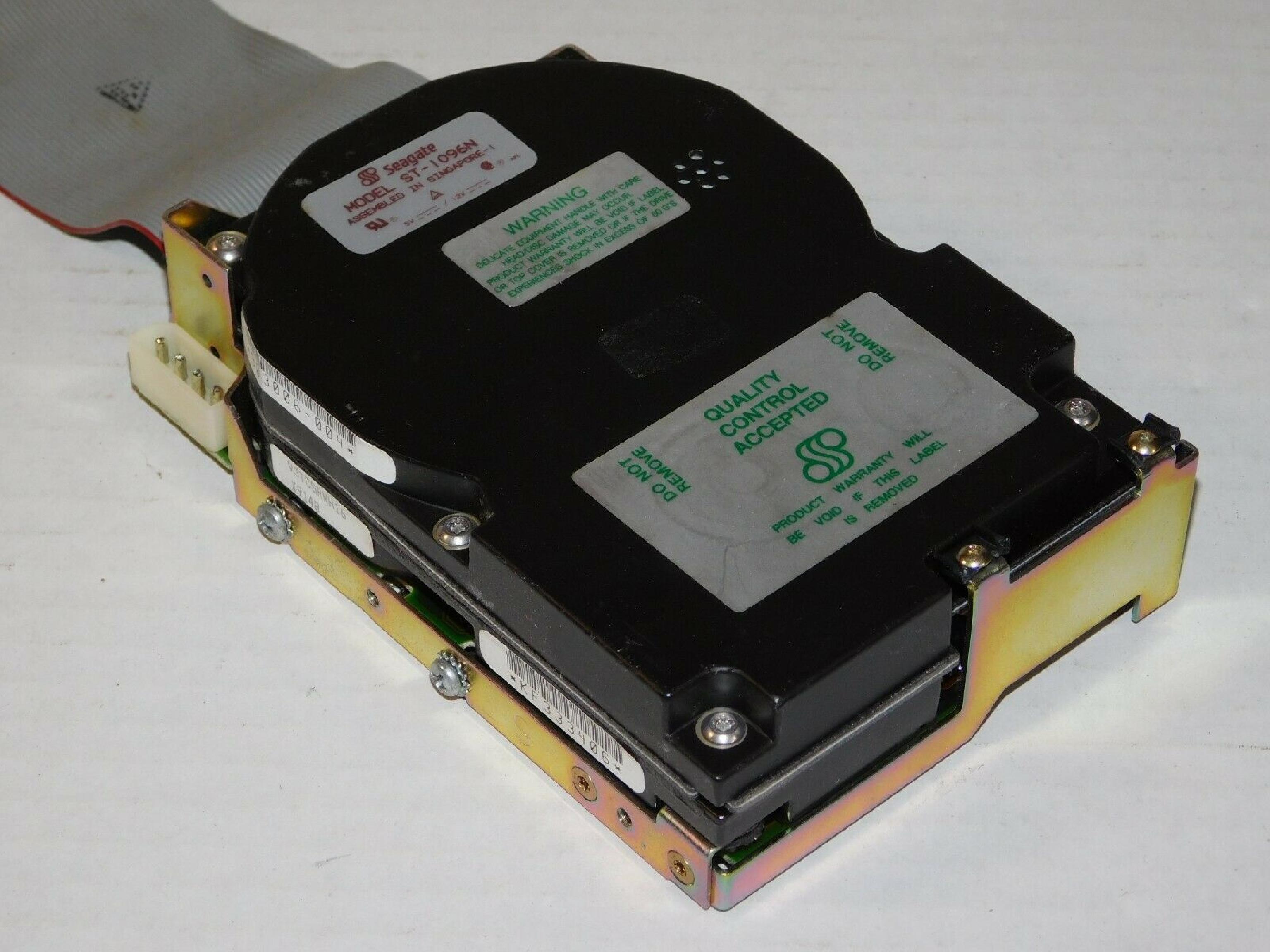 SEAGATE ST-1096N 84MB SCSI HARD DRIVE HALF HEIGHT 2,7 RLL 3.5