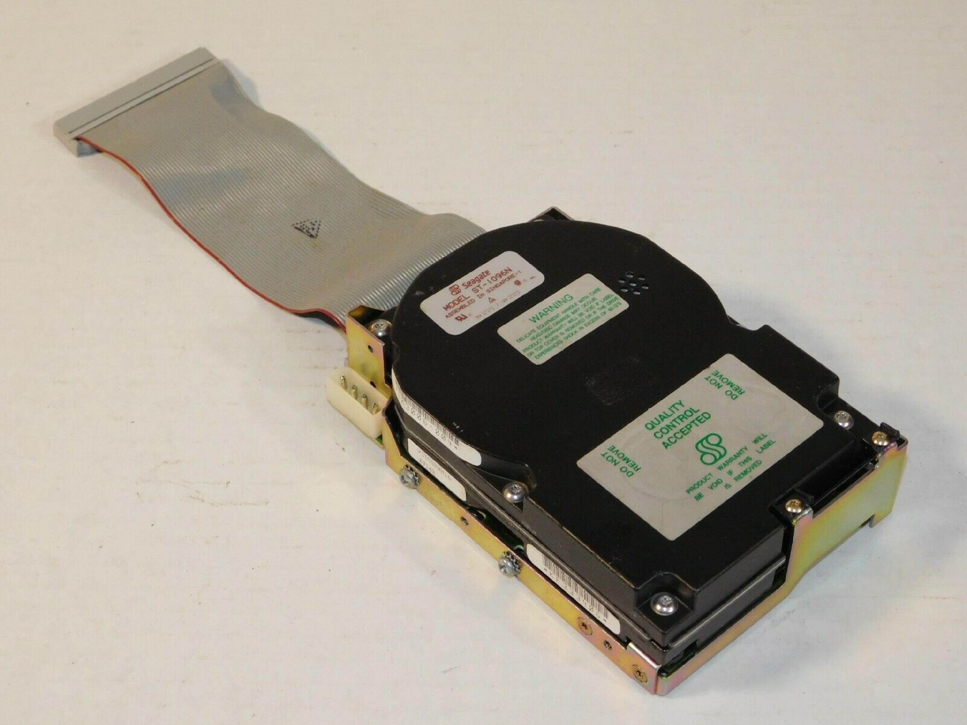 SEAGATE ST-1096N 84MB SCSI HARD DRIVE HALF HEIGHT 2,7 RLL 3.5