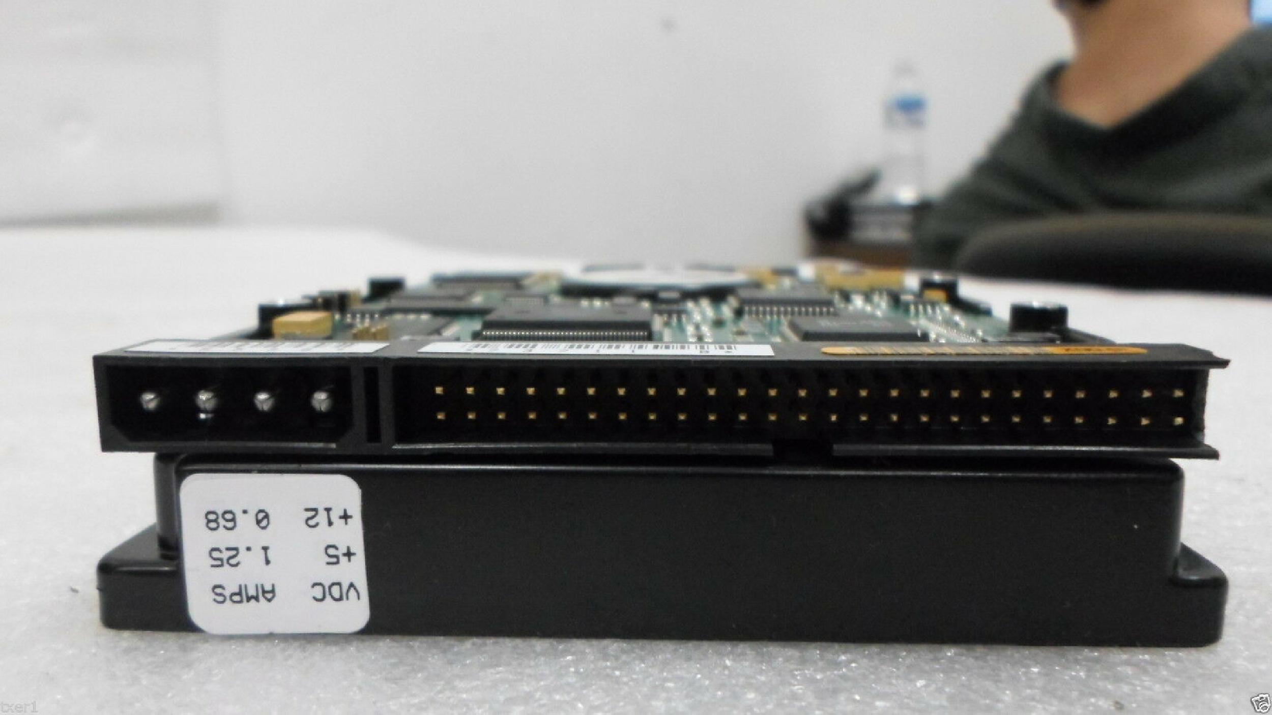 COMPAQ / HEWLETT PACKARD / HP 199677-001 2.1GB SCSI 50 PIN HARD DRIVE