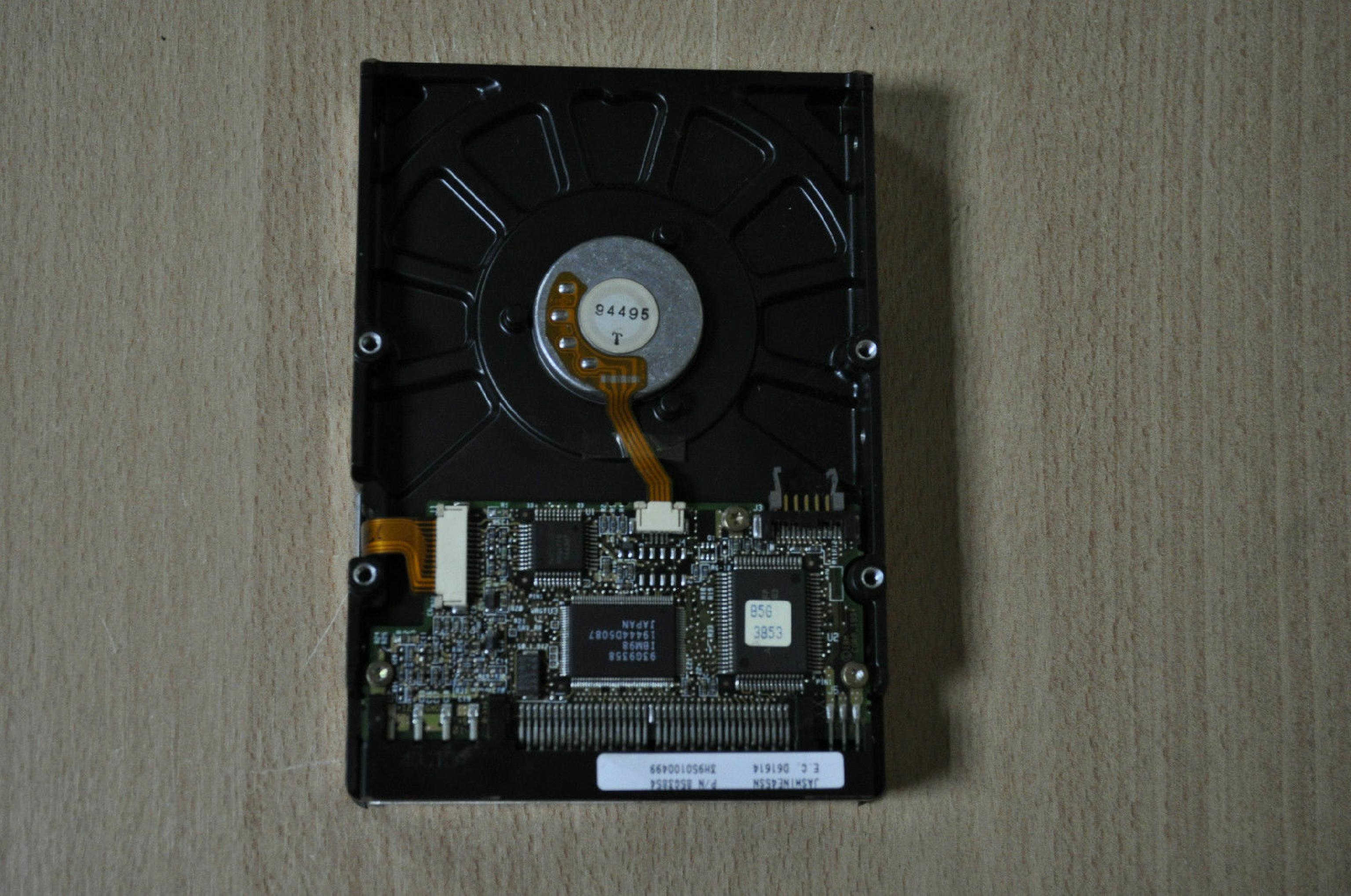 QUANTUM / IBM 82G5928 540MB IDE DRIVE 3.5 3.5INCHES