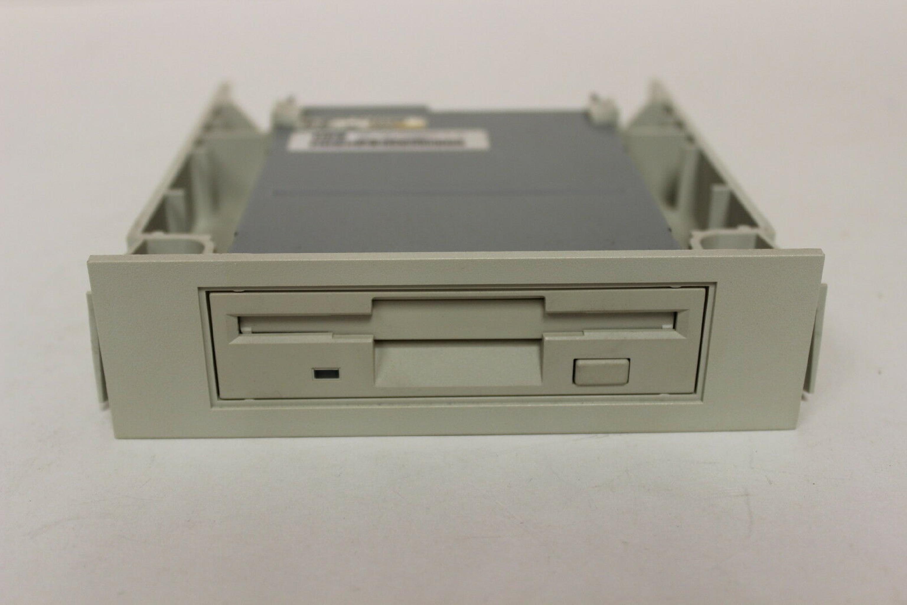 TEAC 82664 FLOPPY 3.5 WHITE HH PULLED FROM DELL POWER EDGE 4100 MODEL SME