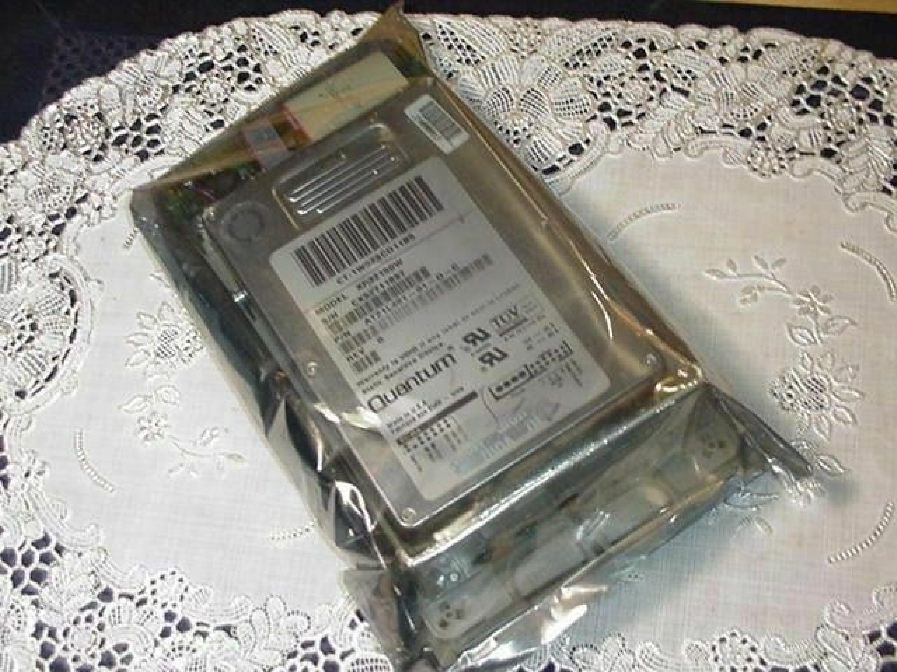 IBM / QUANTUM XP32150W 2.5GB 68 PIN FAST WIDE SCSI DRIVE - TESTED 68PIN REV H