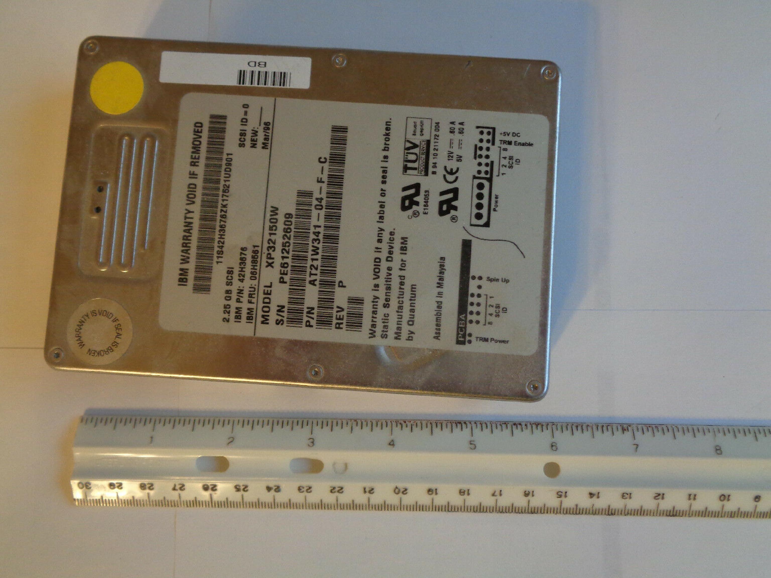 IBM / QUANTUM XP32150W 2.5GB 68 PIN FAST WIDE SCSI DRIVE - TESTED 68PIN REV H