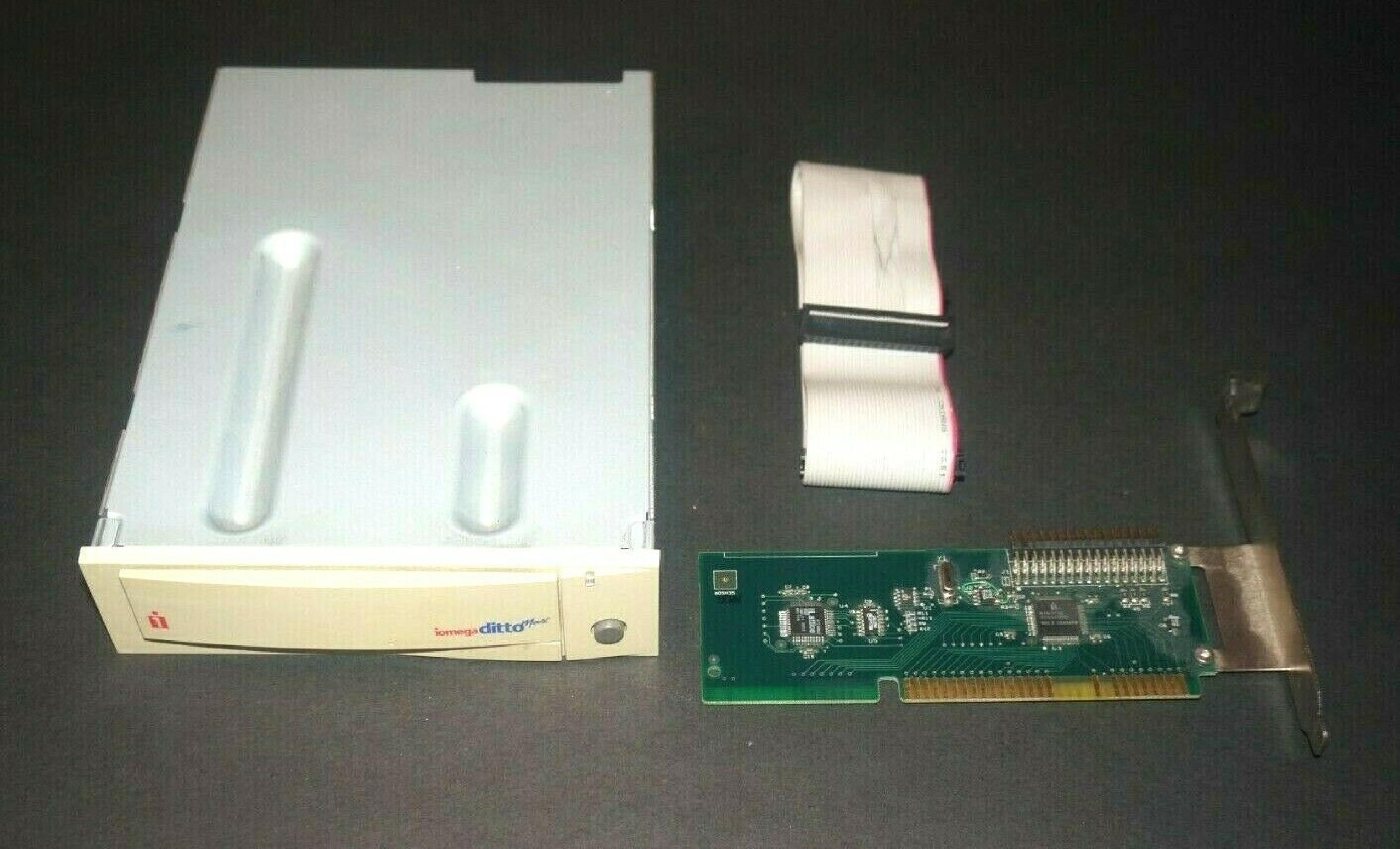 IOMEGA IO1000MI TAPE DRIVE WHITE HH