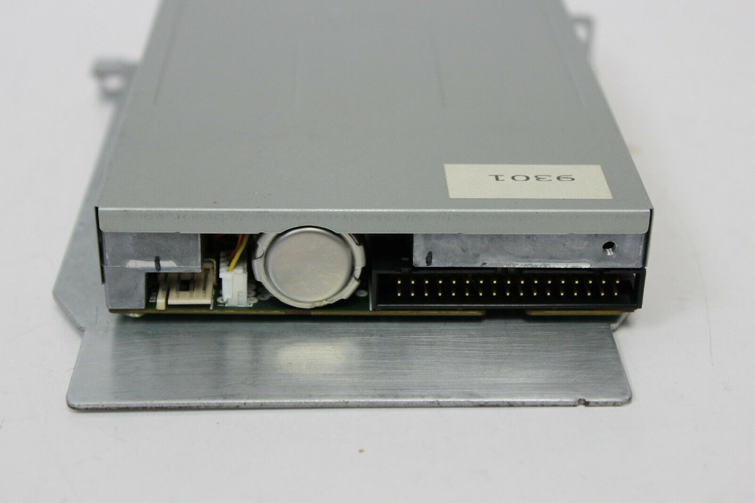 COMPAQ / HEWLETT PACKARD / HP 141350-001 3.5INCH FLOPPY DRIVE PULLED FROM PROLINEA 4/33