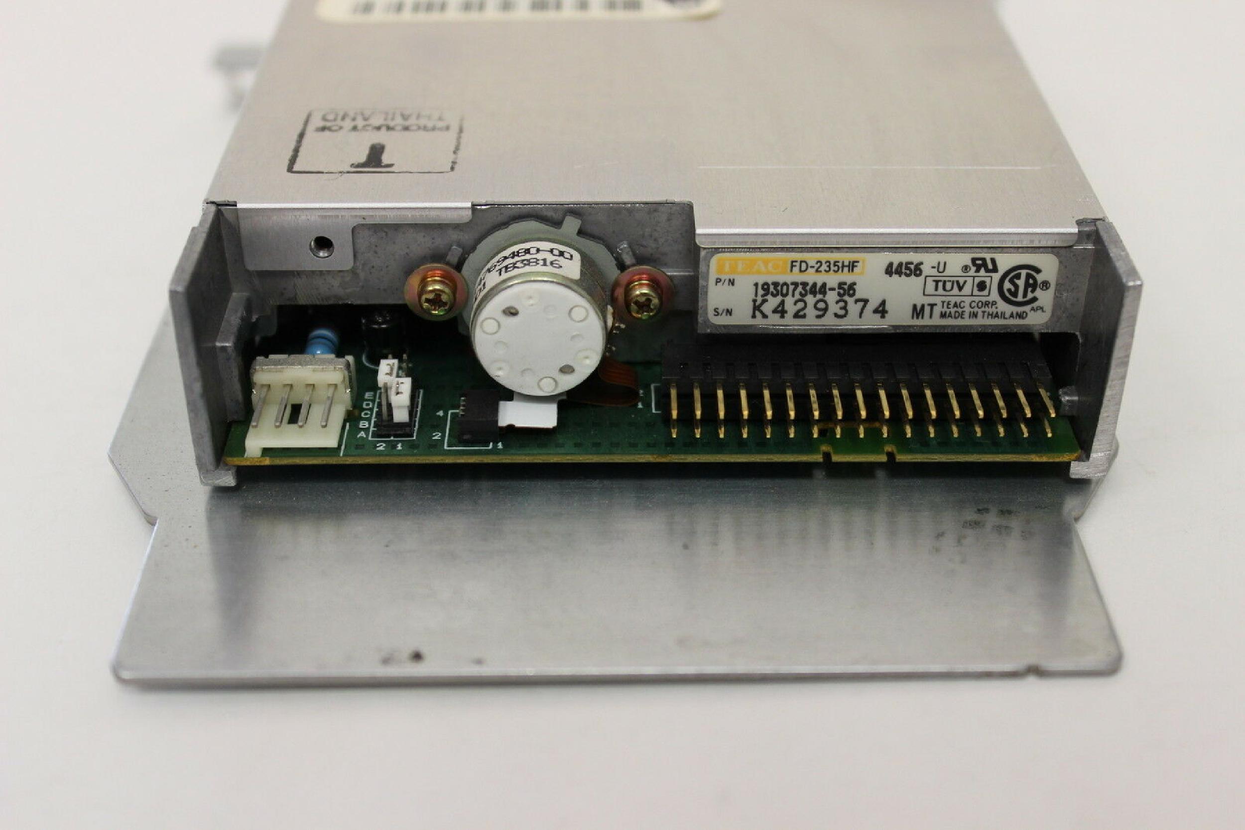 COMPAQ / HEWLETT PACKARD / HP 141350-001 3.5INCH FLOPPY DRIVE PULLED FROM PROLINEA 4/33