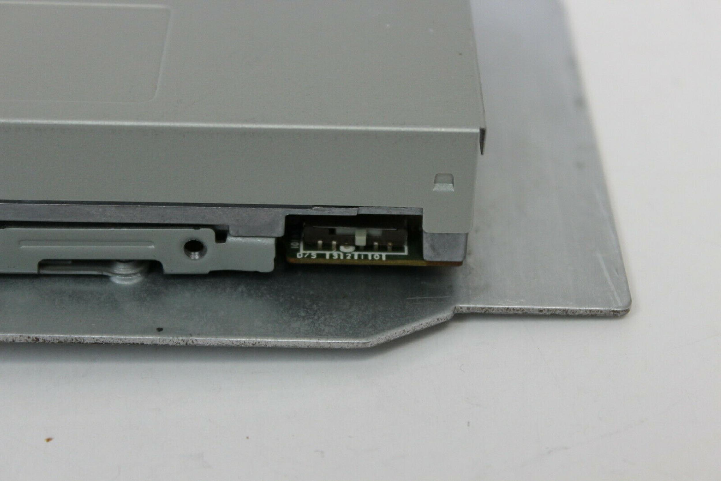 COMPAQ / HEWLETT PACKARD / HP 141350-001 3.5INCH FLOPPY DRIVE PULLED FROM PROLINEA 4/33
