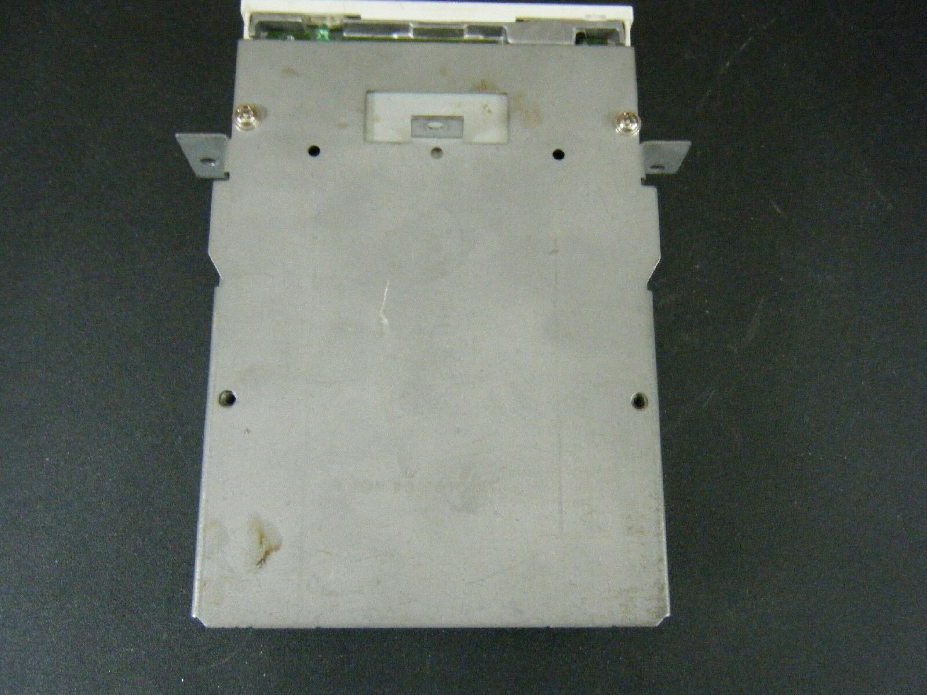 Y-E DATA YD-702D-6537D 1.44MB 3.5 INCH FLOPPY DRIVE