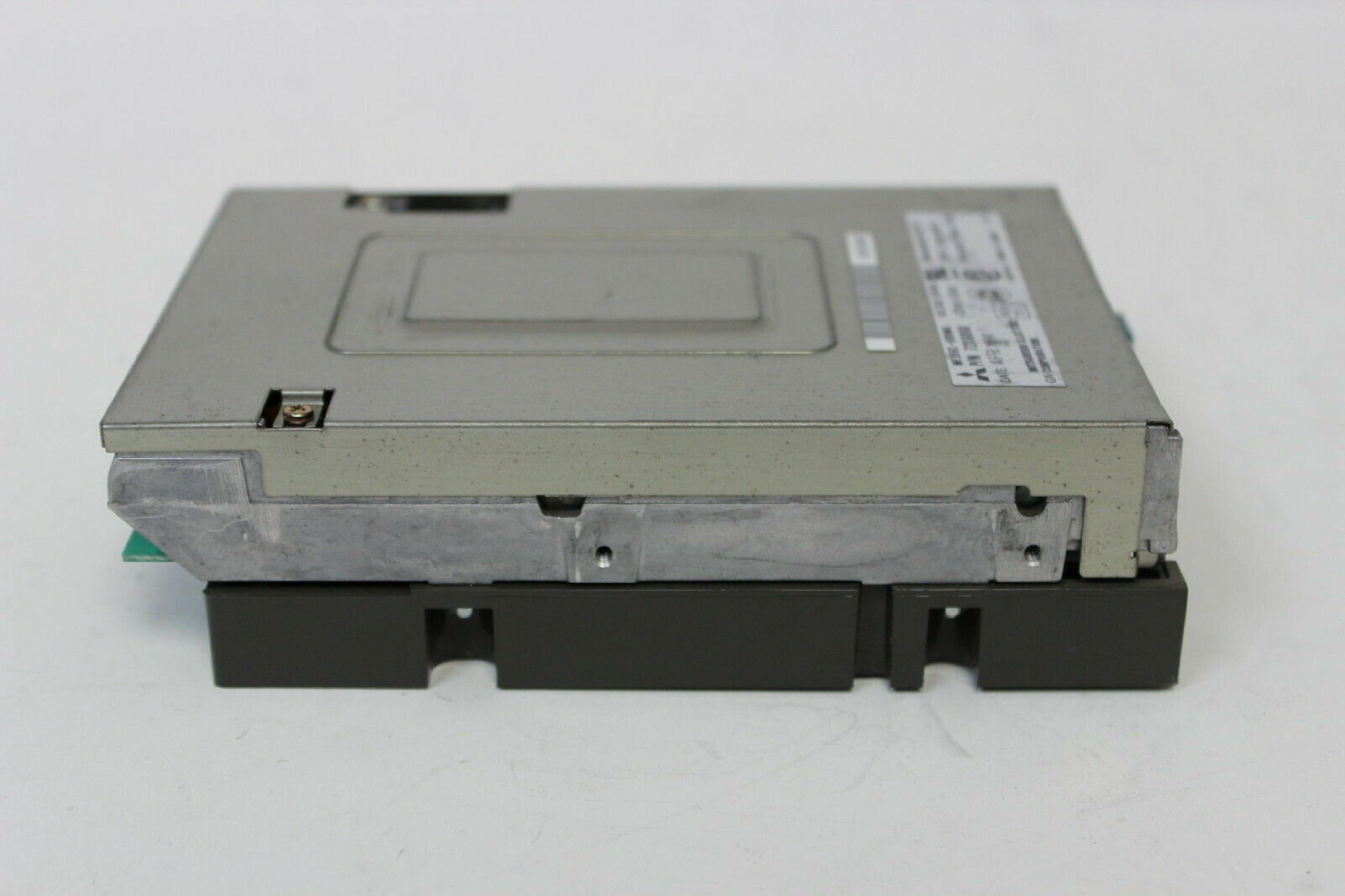 IBM / MITSUBISHI 72X6068 1.44 SMALL BUTTON FLOPPY DRIVE PULLED FROM 8530-E01