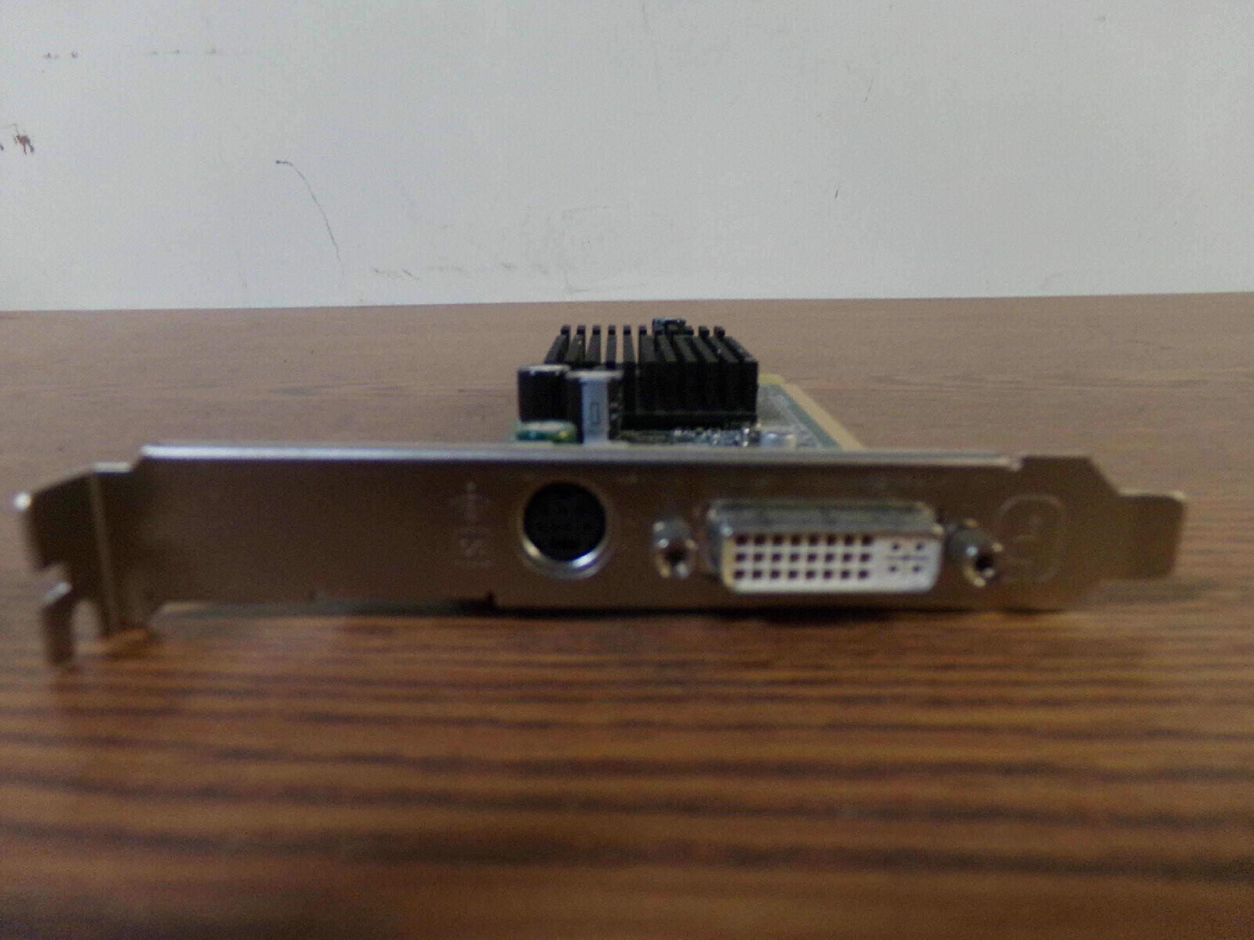 ATI 0J3887 64MB PCI-E VIDEO CARD WITH DVI AND S-VIDEO OUTPUTS X300 SVIDEO PCIE