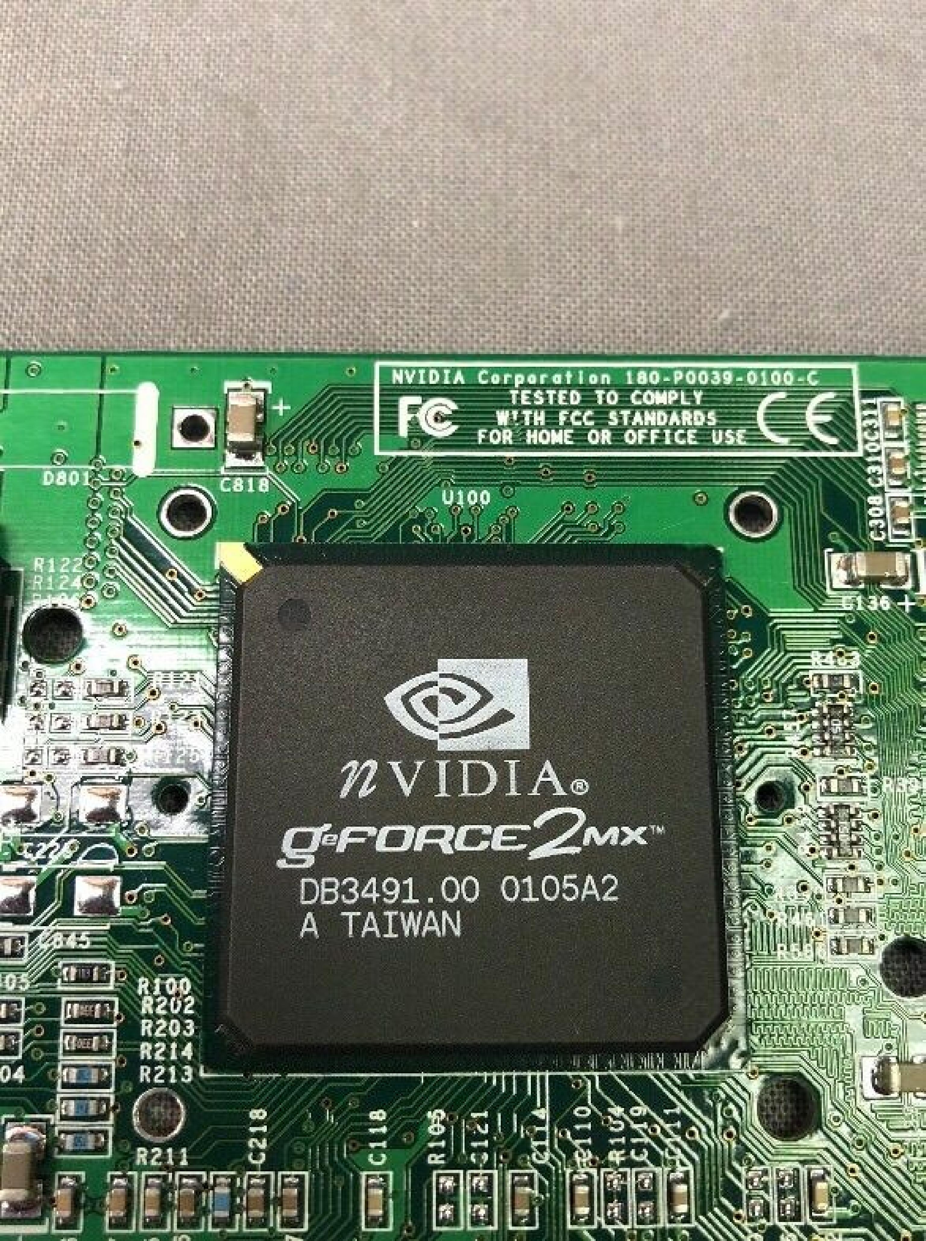 NVIDIA 015UMJ 32MB AGP VIDEO CARD WITH VGA OUTPUT