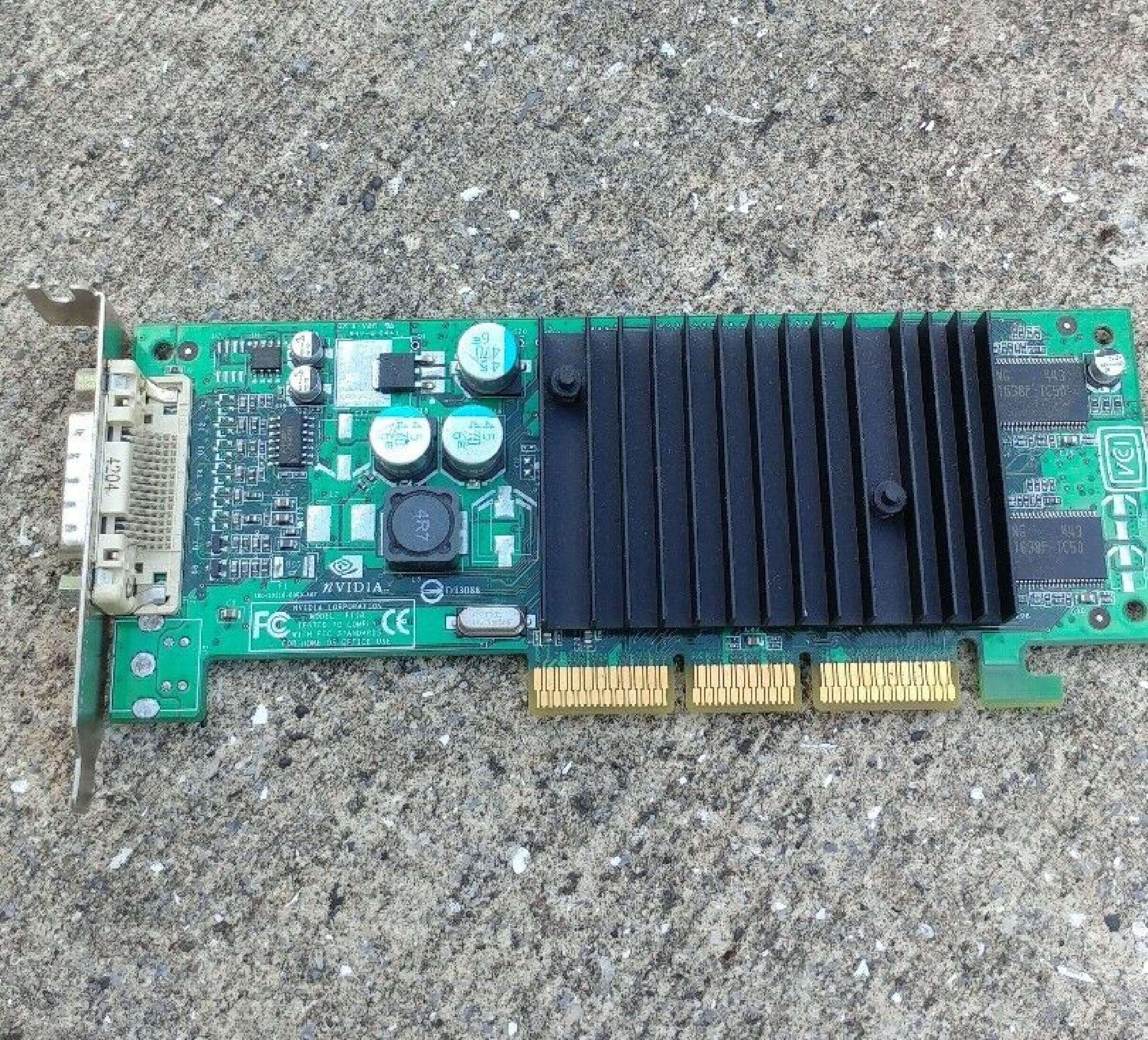 NVIDIA / COMPAQ / HEWLETT PACKARD / HP / DELL / ATI / PNY P118 64MB AGP VIDEO CARD DMS59 128MB DVI WITH OUTPUT GEFORCE MX440 MX 440 D33088 P118 DMS-59 PORT NV34 MONZA QUADRO NVS 280 GEFORCE2 OUT