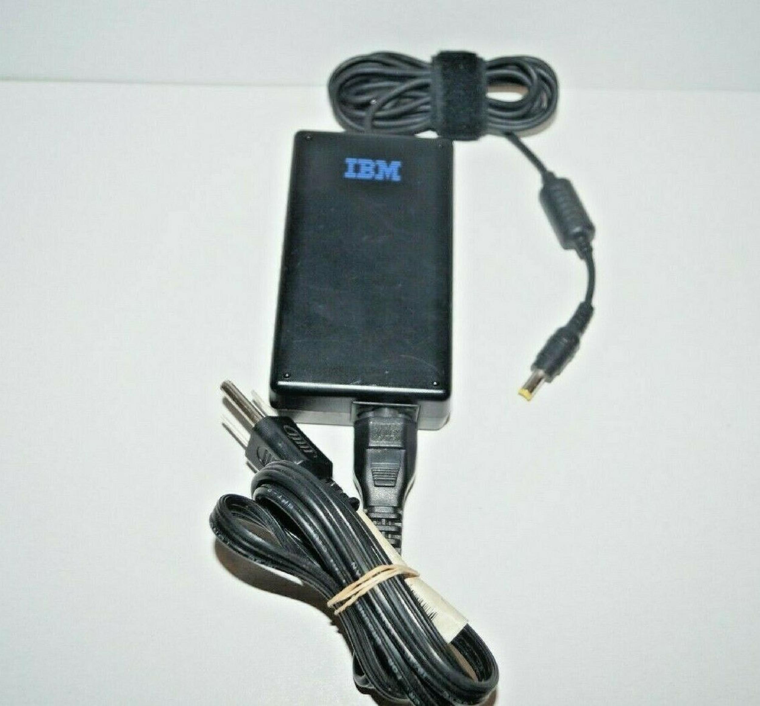 IBM 83H6339 AC ADAPTER 16VDC 3.36A, 6FT CABLE WITH BARREL CONNECTOR, OD:5.5MM, ID:2.45MM, DESKTOP STYLE, NEGATIVE OUTSIDE POLE FOR THINKPAD 380 AND 600 16V DC 3.36A CONNECTOR