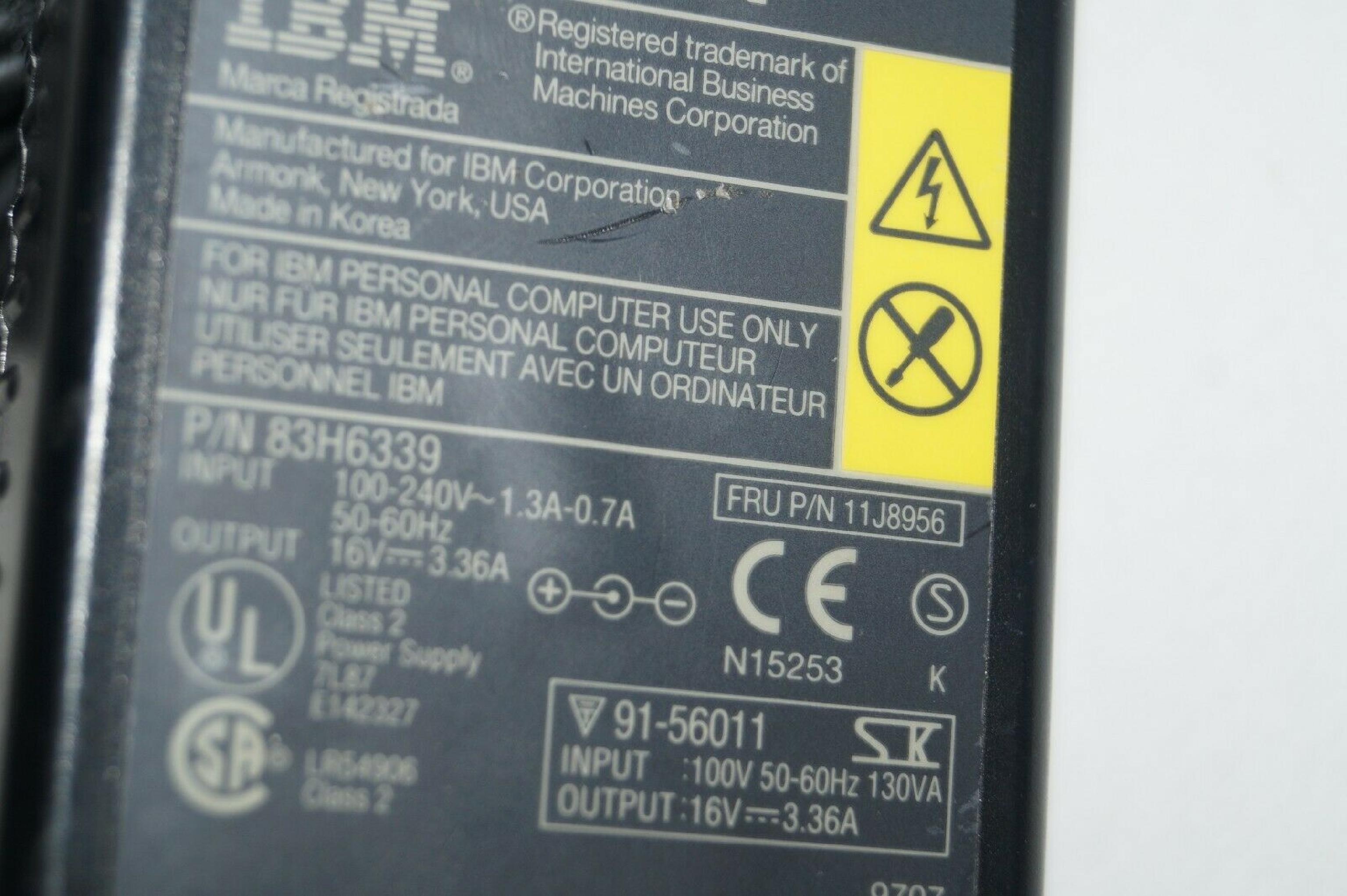 IBM 11J8956 AC ADAPTER 16VDC 3.36A, 6FT CABLE WITH BARREL CONNECTOR, OD:5.5MM, ID:2.45MM, DESKTOP STYLE, NEGATIVE OUTSIDE POLE FOR THINKPAD 380 AND 600 16V DC 3.36A CONNECTOR