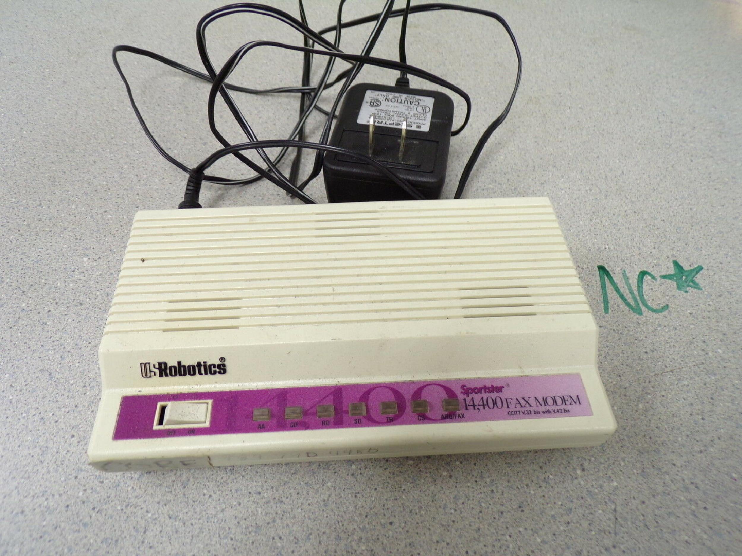 US ROBOTICS / USR CJE-0318 SPORTSTER 14,400 MODEM CCITT V.32 BIS WITH V.42 BIS EXTERNAL MODEM