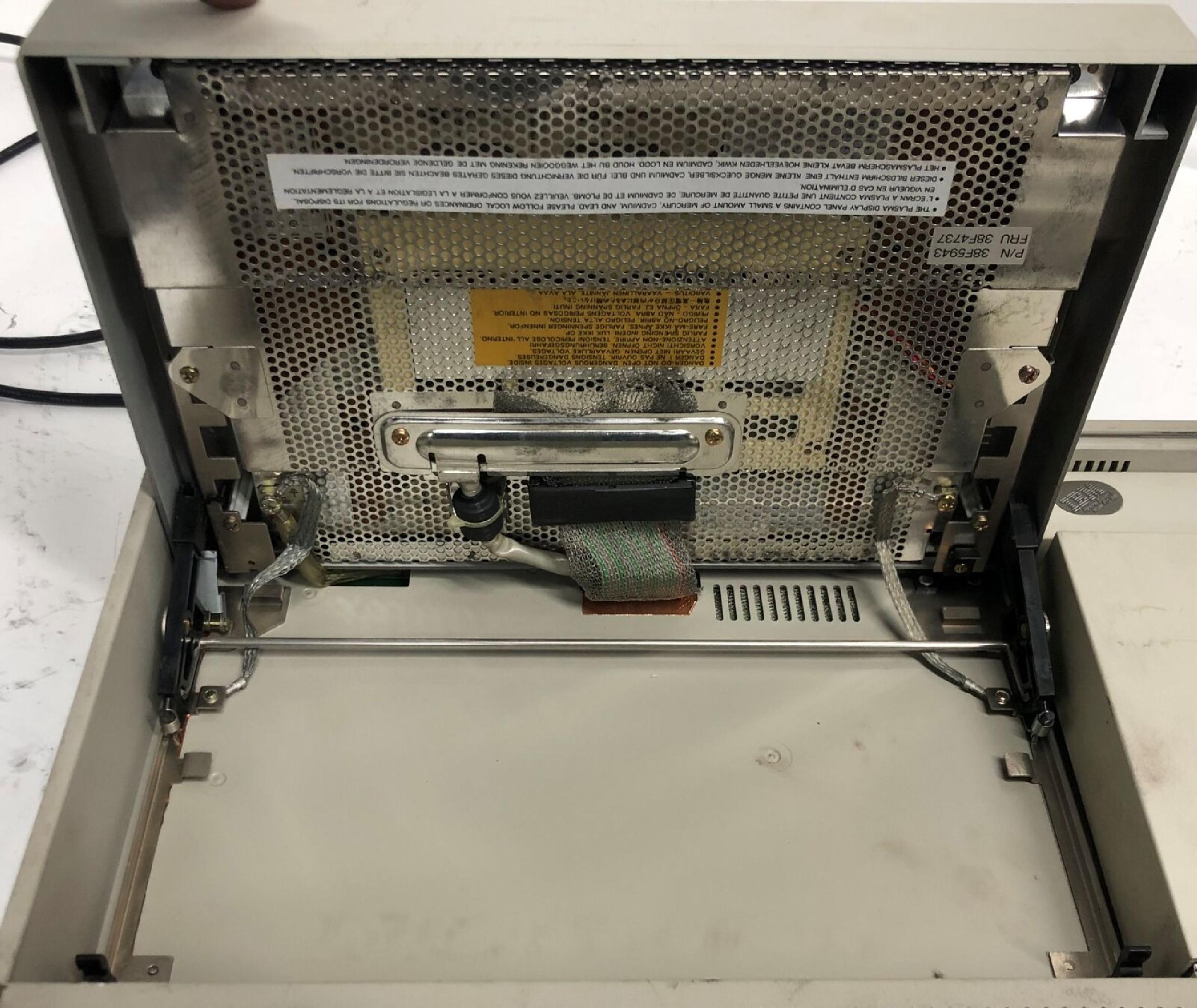 IBM P70 386 PORTABLE MODEL P70 386 8MB 200MB PLASMA