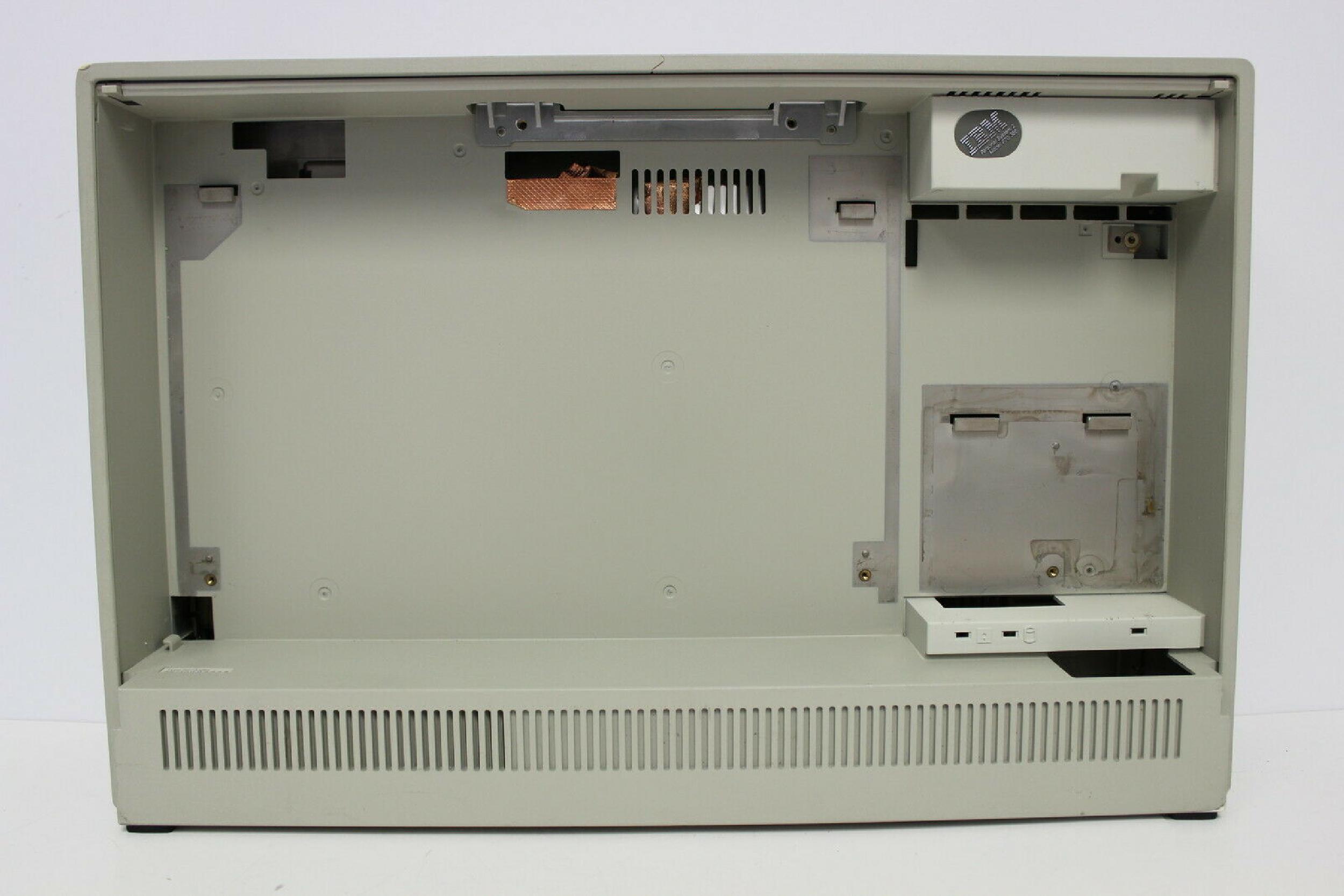 IBM 8573-061 PORTABLE MODEL P70 386 8MB 200MB PLASMA