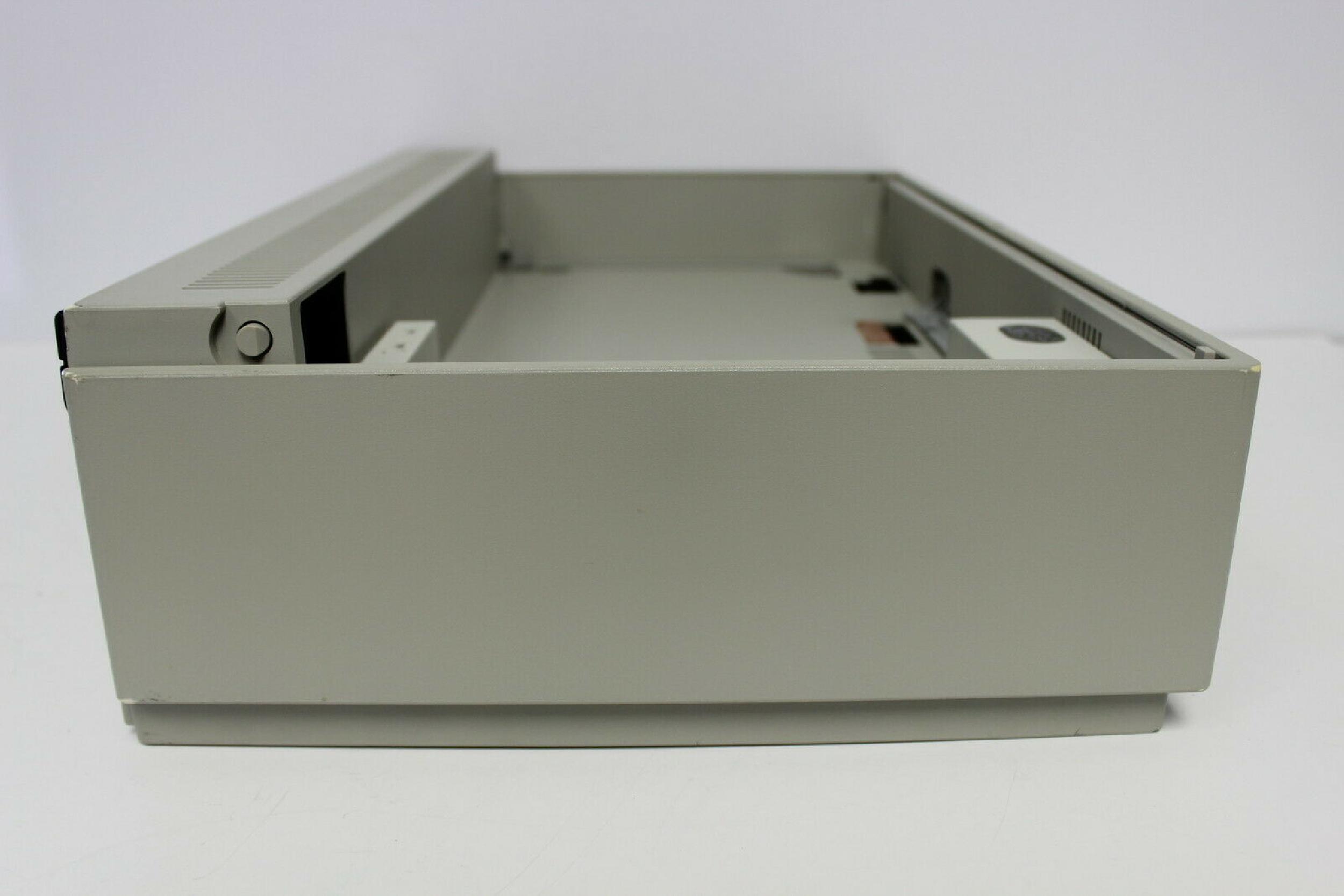 IBM 8573-061 PORTABLE MODEL P70 386 8MB 200MB PLASMA