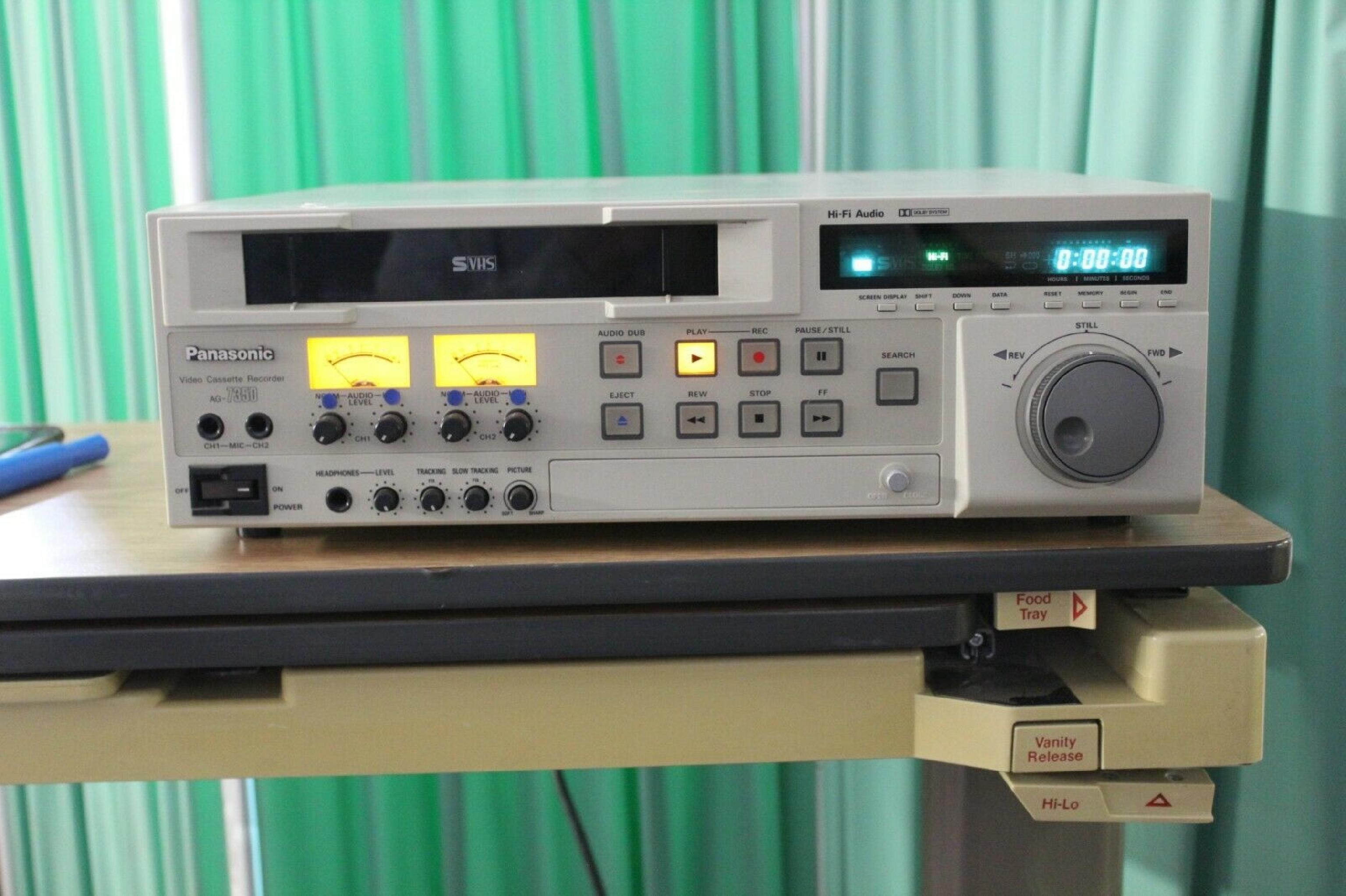 PANASONIC 7350 SVHS PROFESSIONAL VCR EDITING DECK WITH BOX & REMOTE