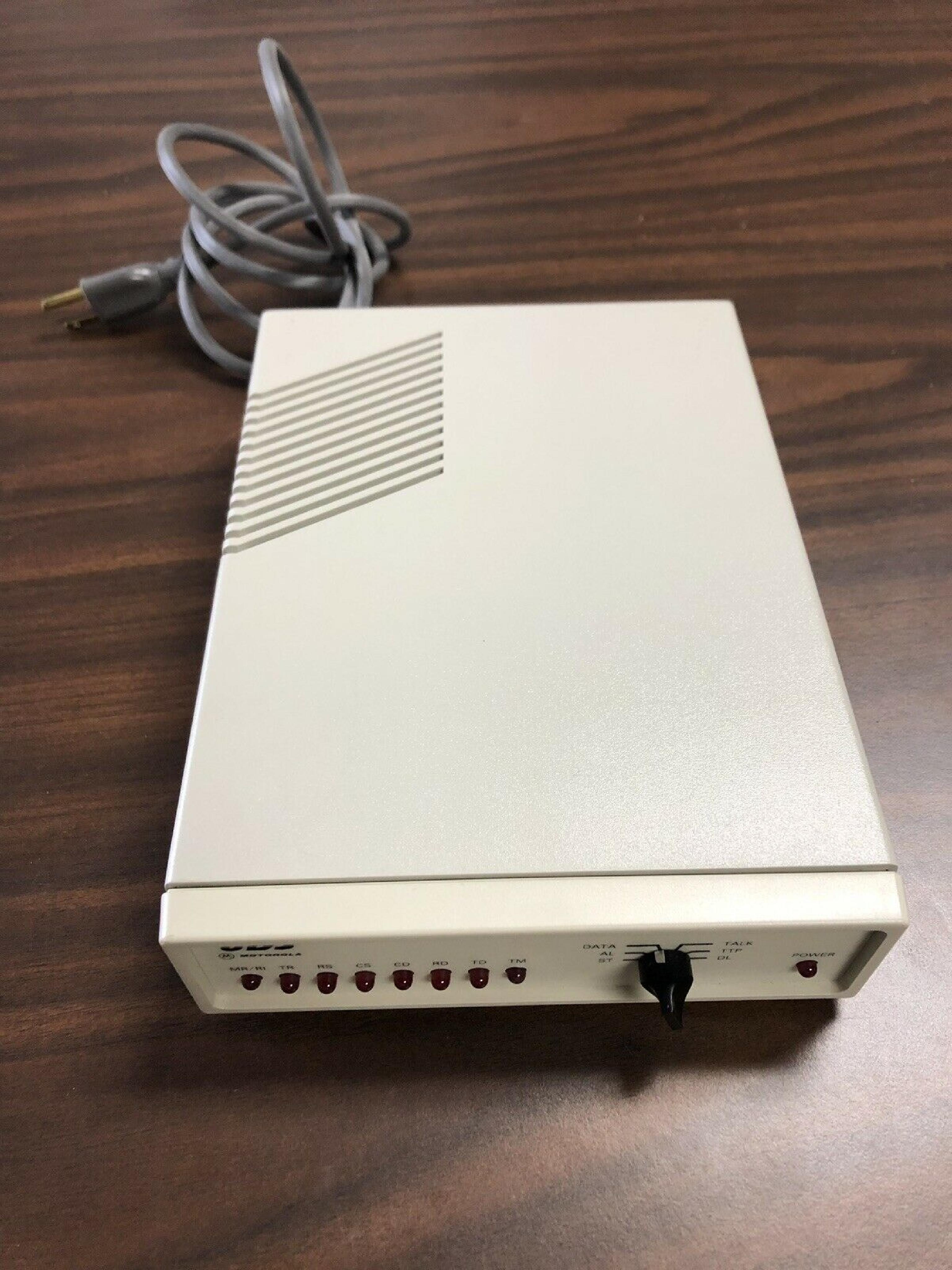 UDS / MOTOROLA 202S/T EXTERNAL MODEM