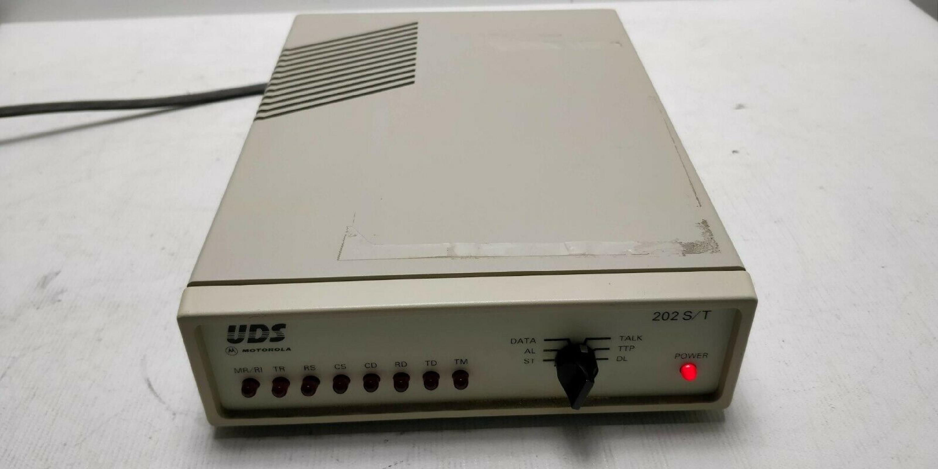 UDS / MOTOROLA 202S/T EXTERNAL MODEM