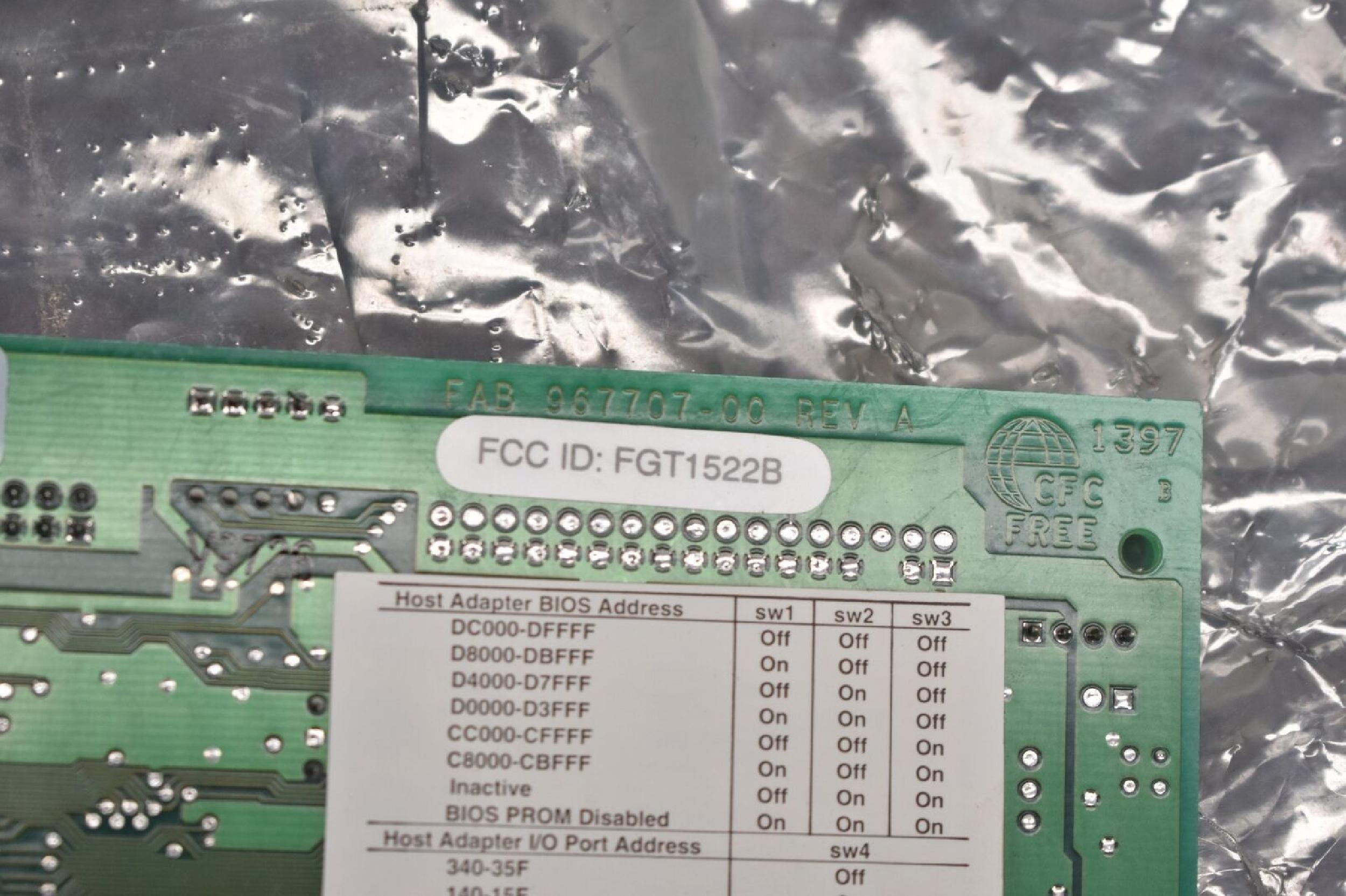 ADAPTEC 967707-00 HARD DRIVE AND FLOPPY CONTROLLER CARD