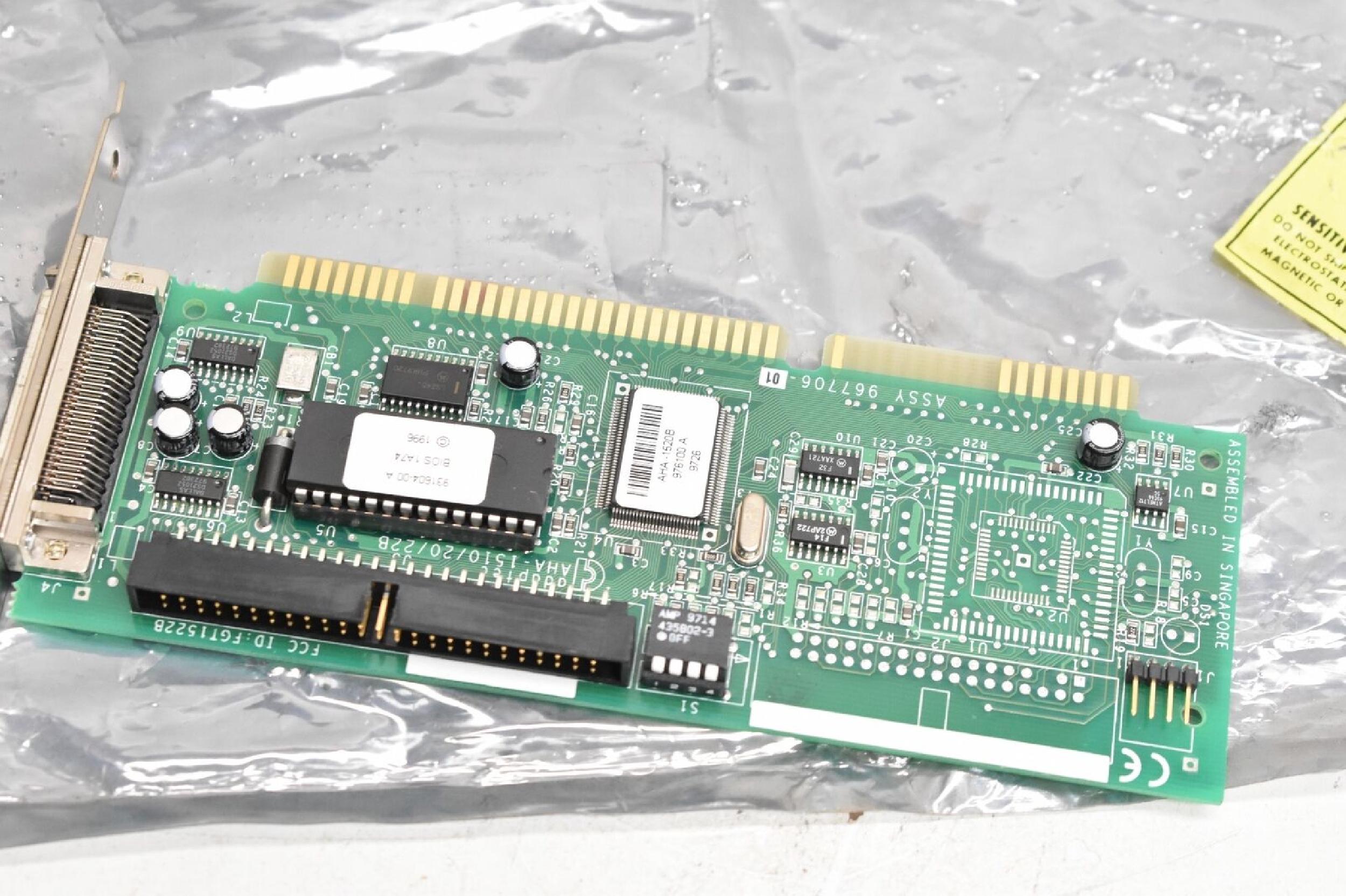 ADAPTEC 967707-00 HARD DRIVE AND FLOPPY CONTROLLER CARD