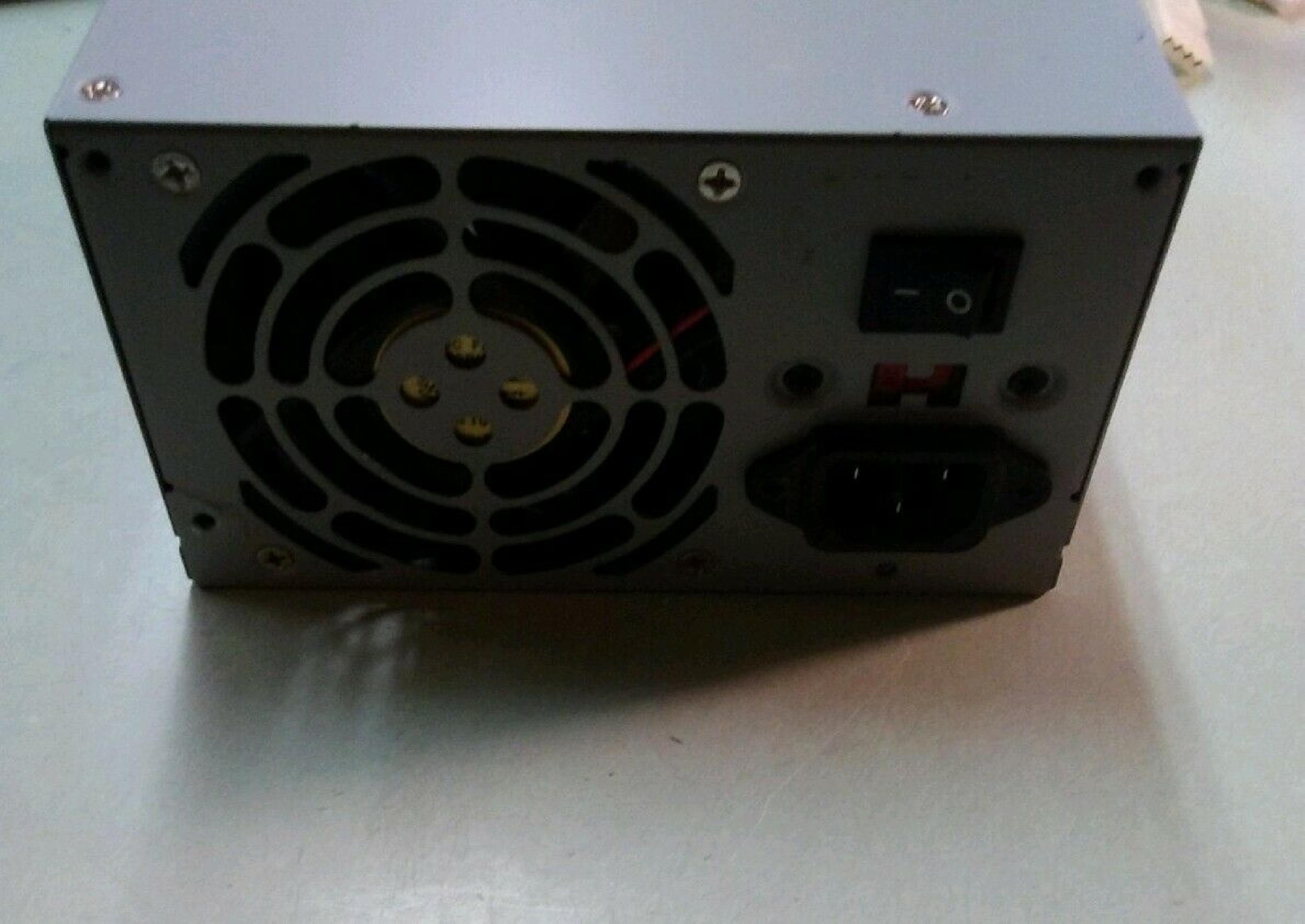 ACER / AOPEN 56.04250.A11 250W 20PIN ATX POWER SUPPLY 5 MOLEX 2 BERG