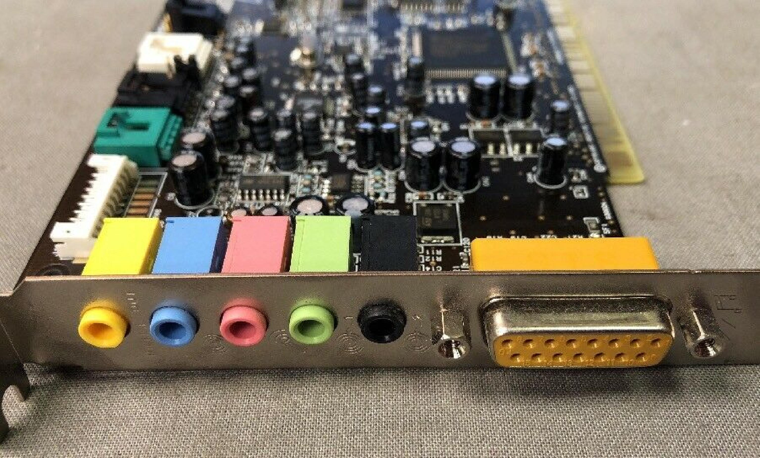 CREATIVE LABS CT4780 PCI SOUND CARD BLASTER LIVE 5.1 AUDIO