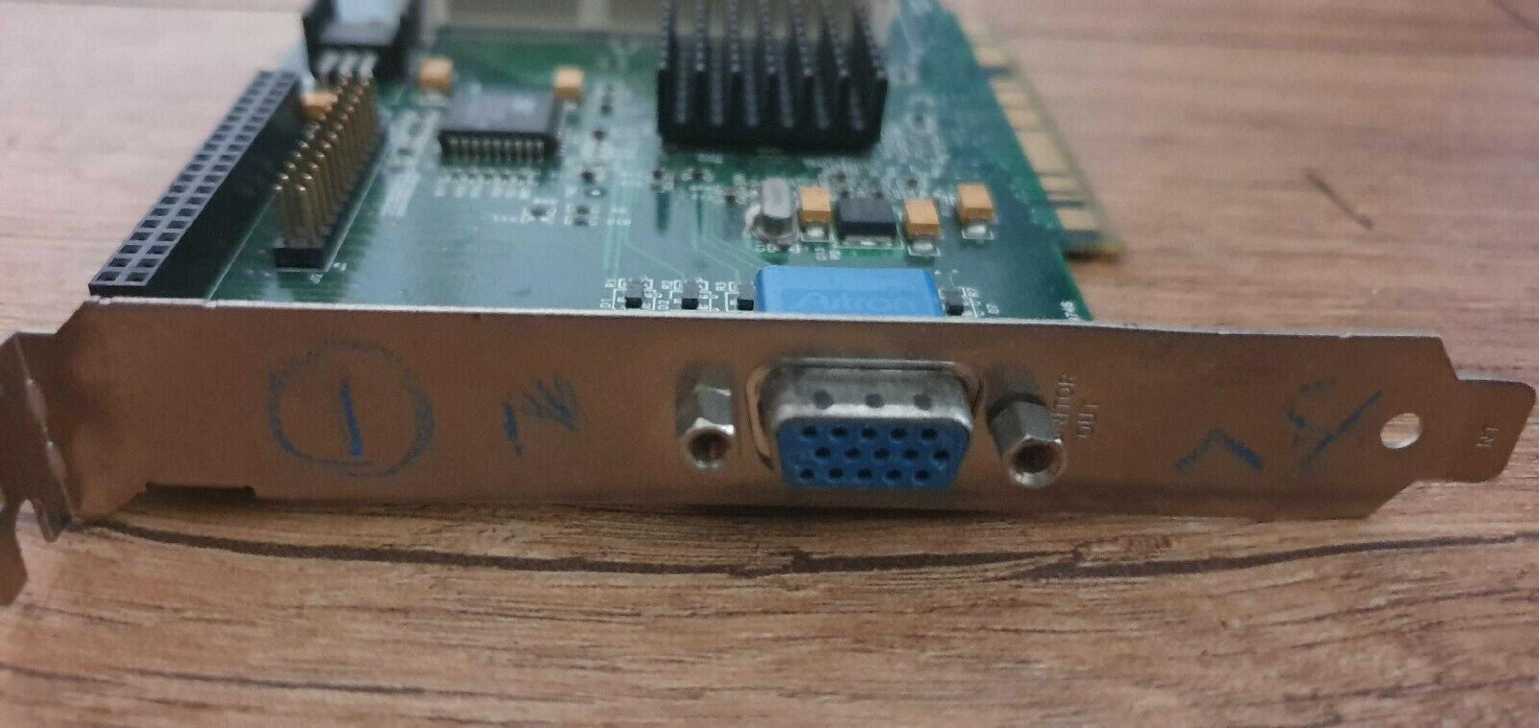 3D LABS PERMEDIA 2V 8MB PCI VIDEO CARD WITH VGA OUTPUT