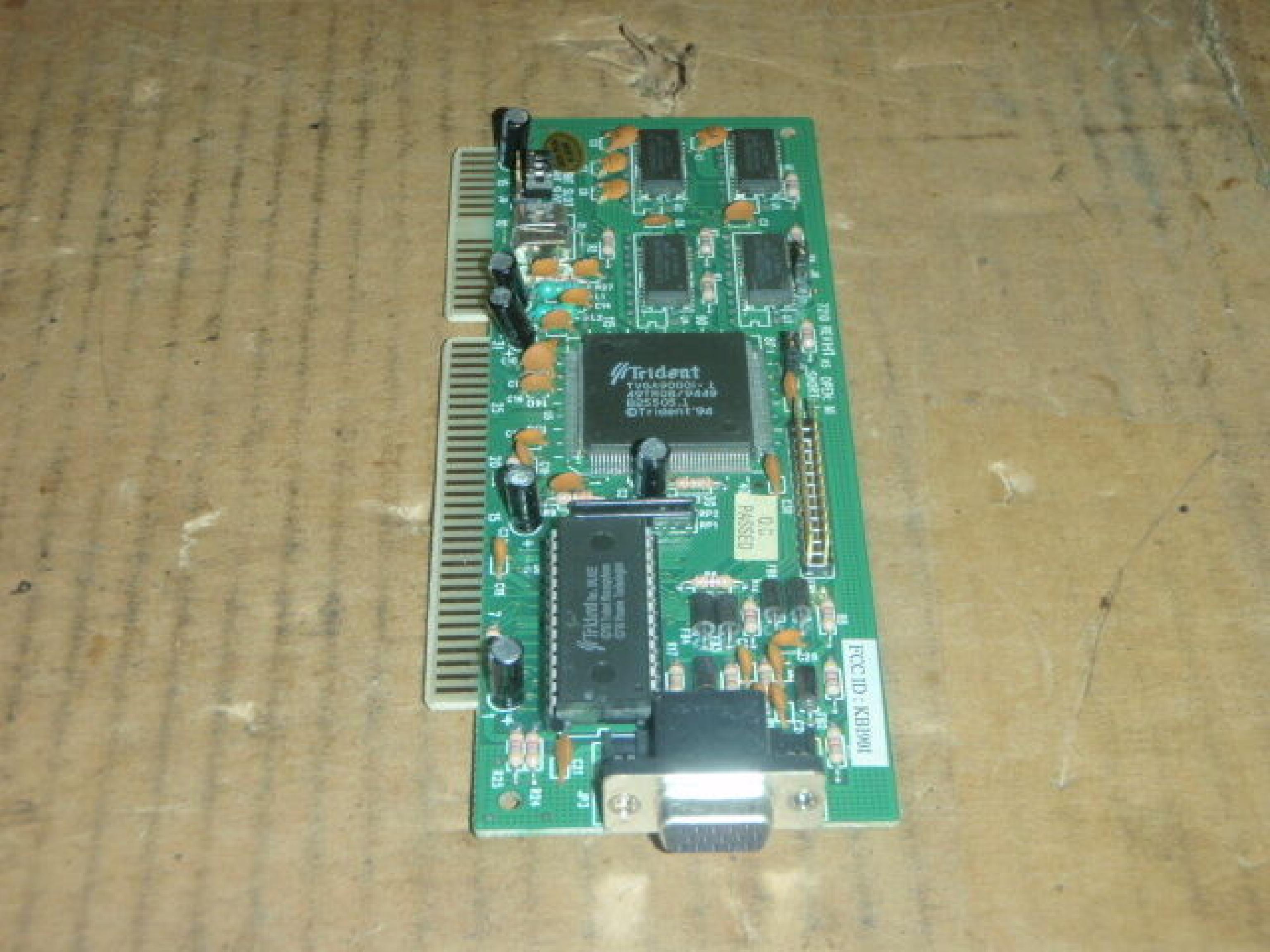 TRIDENT MICROSYSTEMS 7210 ISA VIDEO CARD WITH VGA OUTPUT