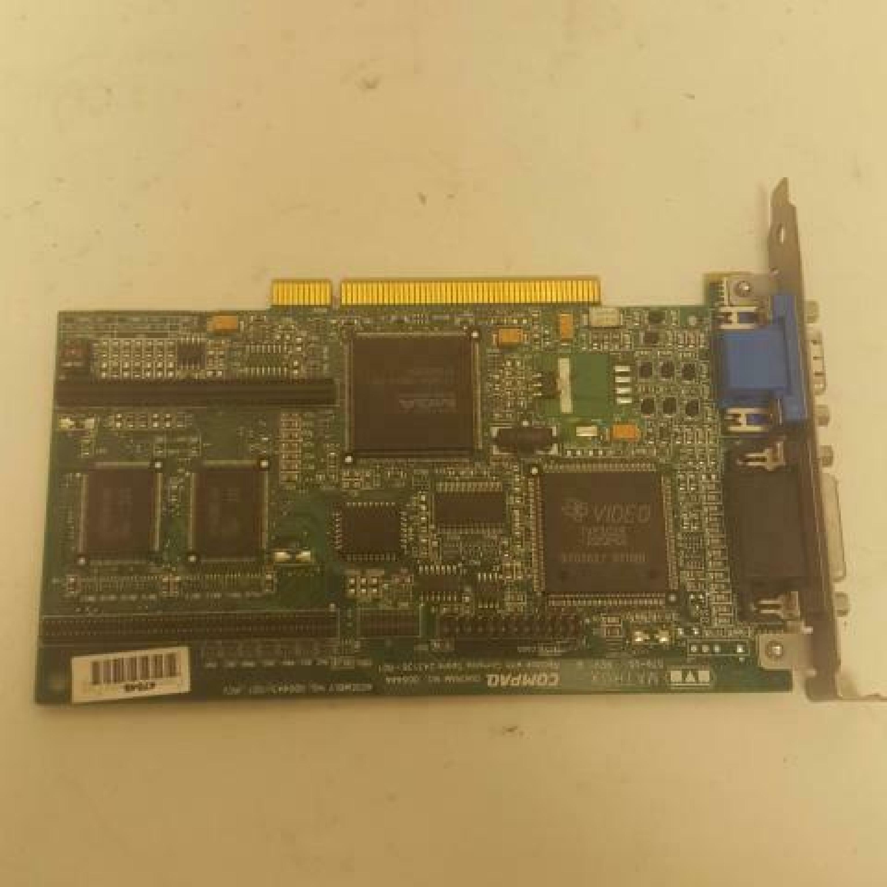 COMPAQ / HEWLETT PACKARD / HP / MATROX 243136-001 DESKPRO 6000 2MB VIDEO CARD PCI WITH VGA AND OUTPUT OUTPUTS