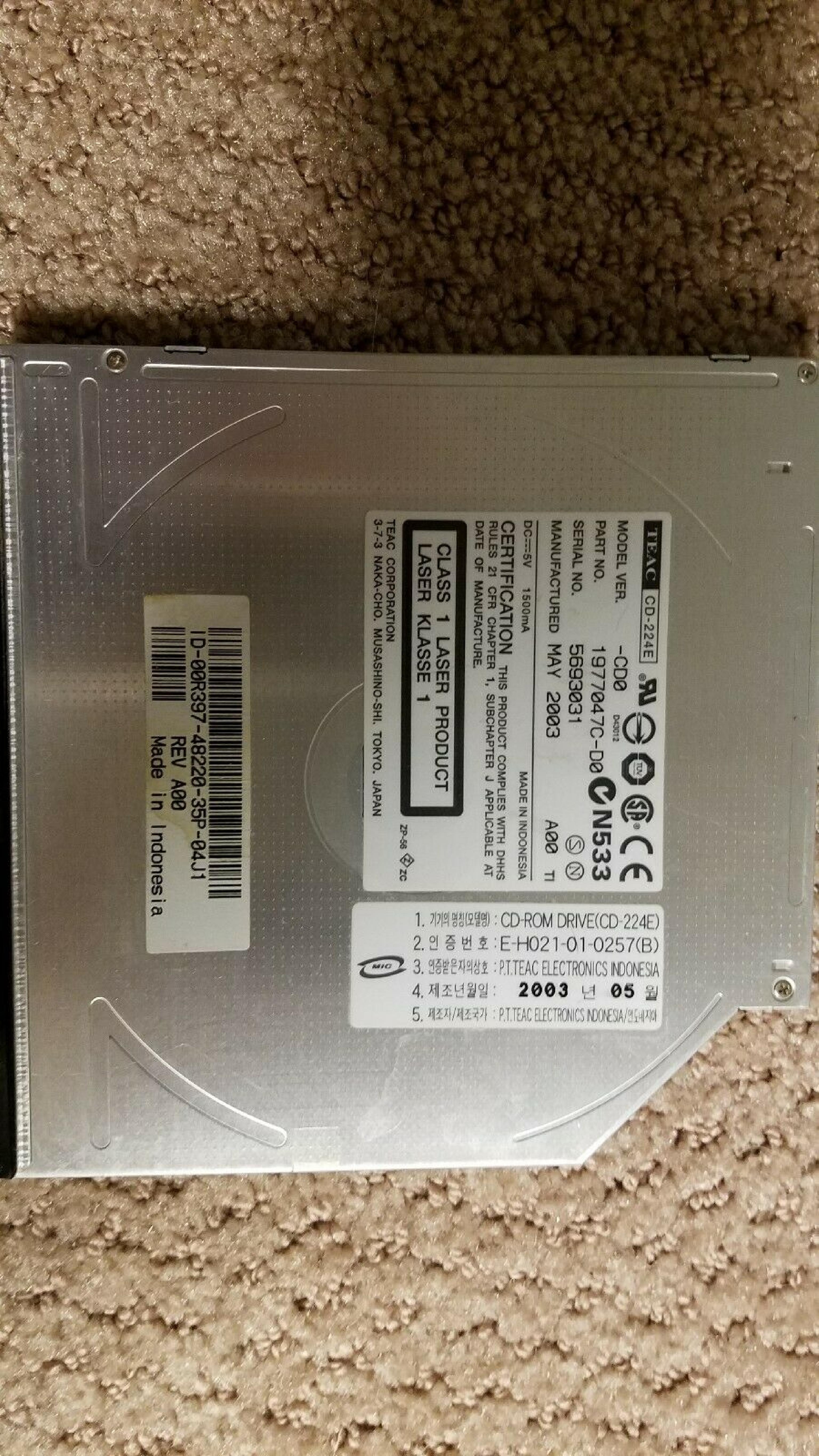 TOSHIBA / TEAC CD-224E 24X CDROM DRIVE INTERNAL OR MOUNT IN EXTERNAL CASE EIDE CD-ROM pour thinkpad IBM 27L3436 Teac CD-224E PowerEdge 1750 1850 24x Drive