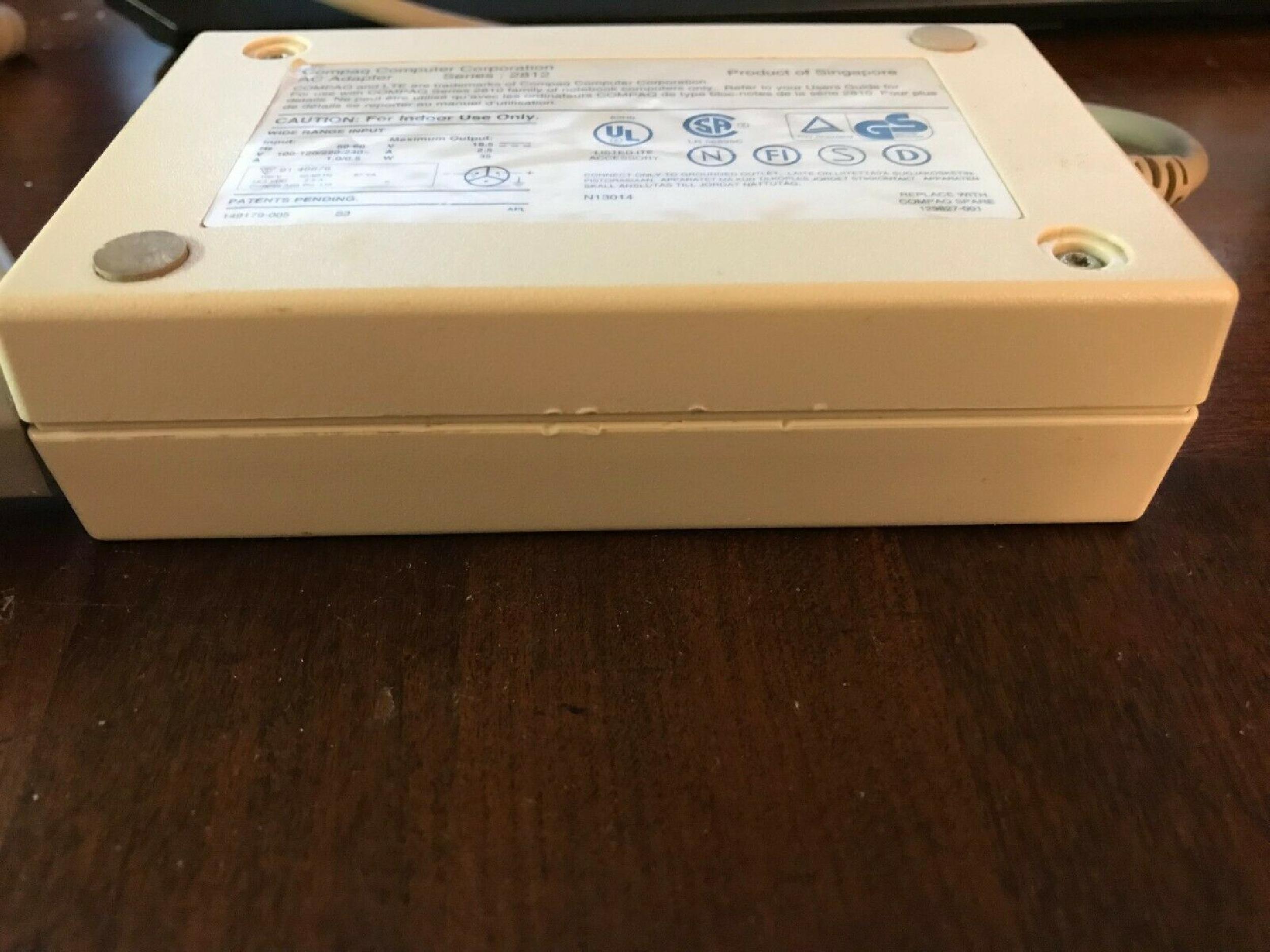 COMPAQ / HEWLETT PACKARD / HP 2812 AC ADAPTER 18V 2.5A