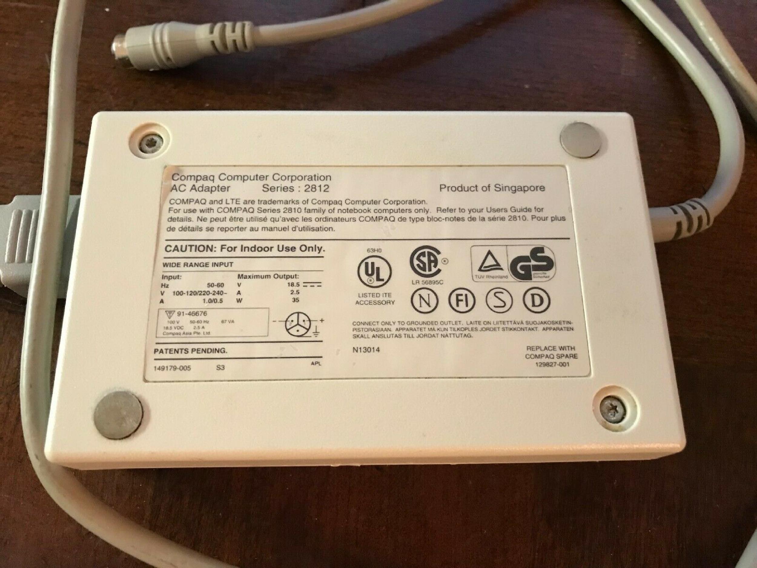 COMPAQ / HEWLETT PACKARD / HP 2812 AC ADAPTER 18V 2.5A