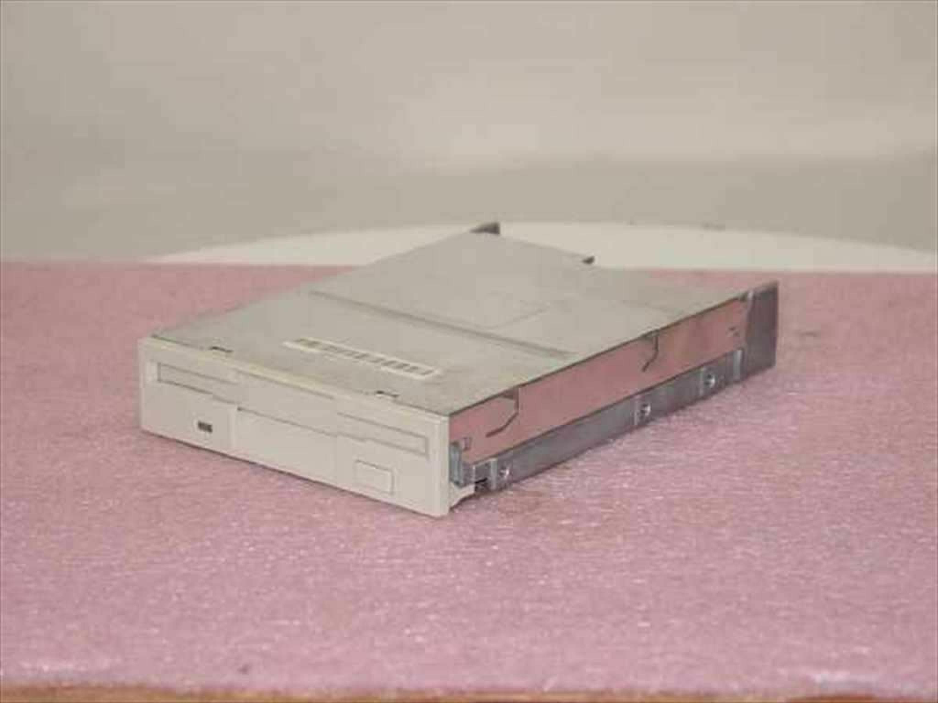 TEAC 19307763-04 1.44MB FLOPPY DRIVE PULLED FROM DELL 466/MX