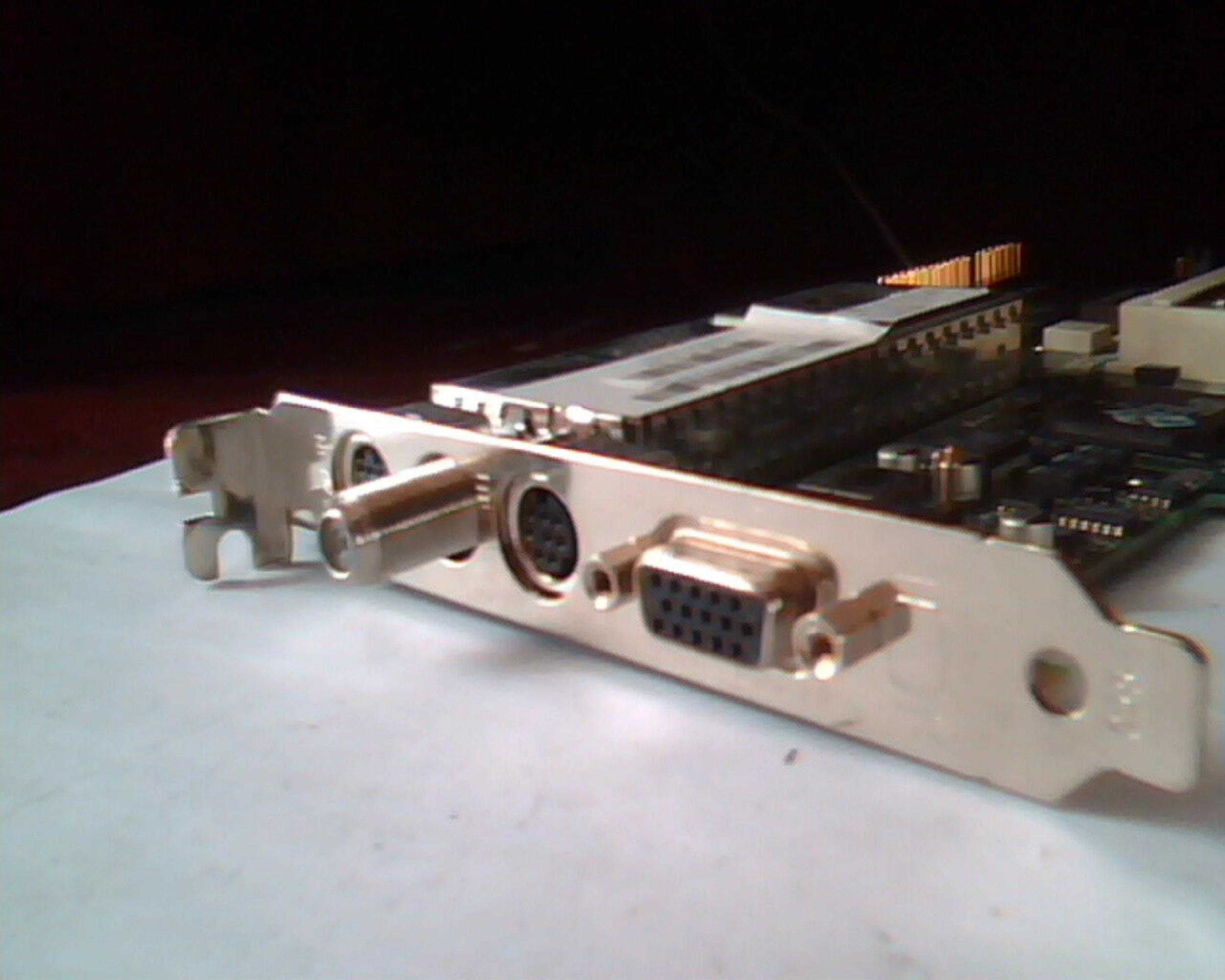 ATI 100-401012 TV CAPTURE CARD 8MB AGP VIDEO CARD WITH VGA OUTPUT