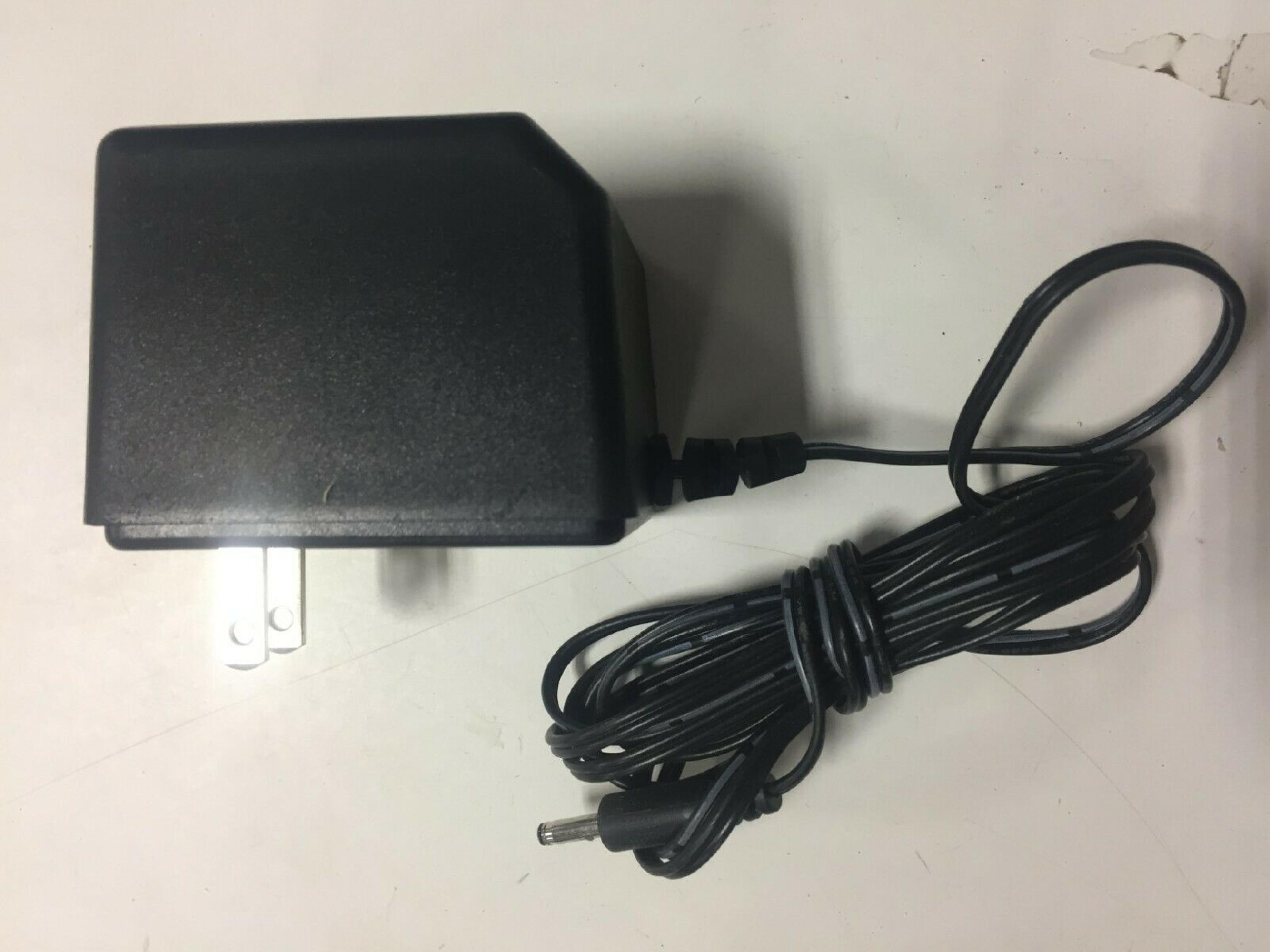 HARMAN KARDON HK-01T AC ADAPTER 15VAC 1.1A OD:5.5MM ID:2MM BARREL CONNECTOR 6FOOT CABLE OUTSIDE POLE:NEGATIVE FOR 06941V 15V 1100MA WITH CUT WIRE