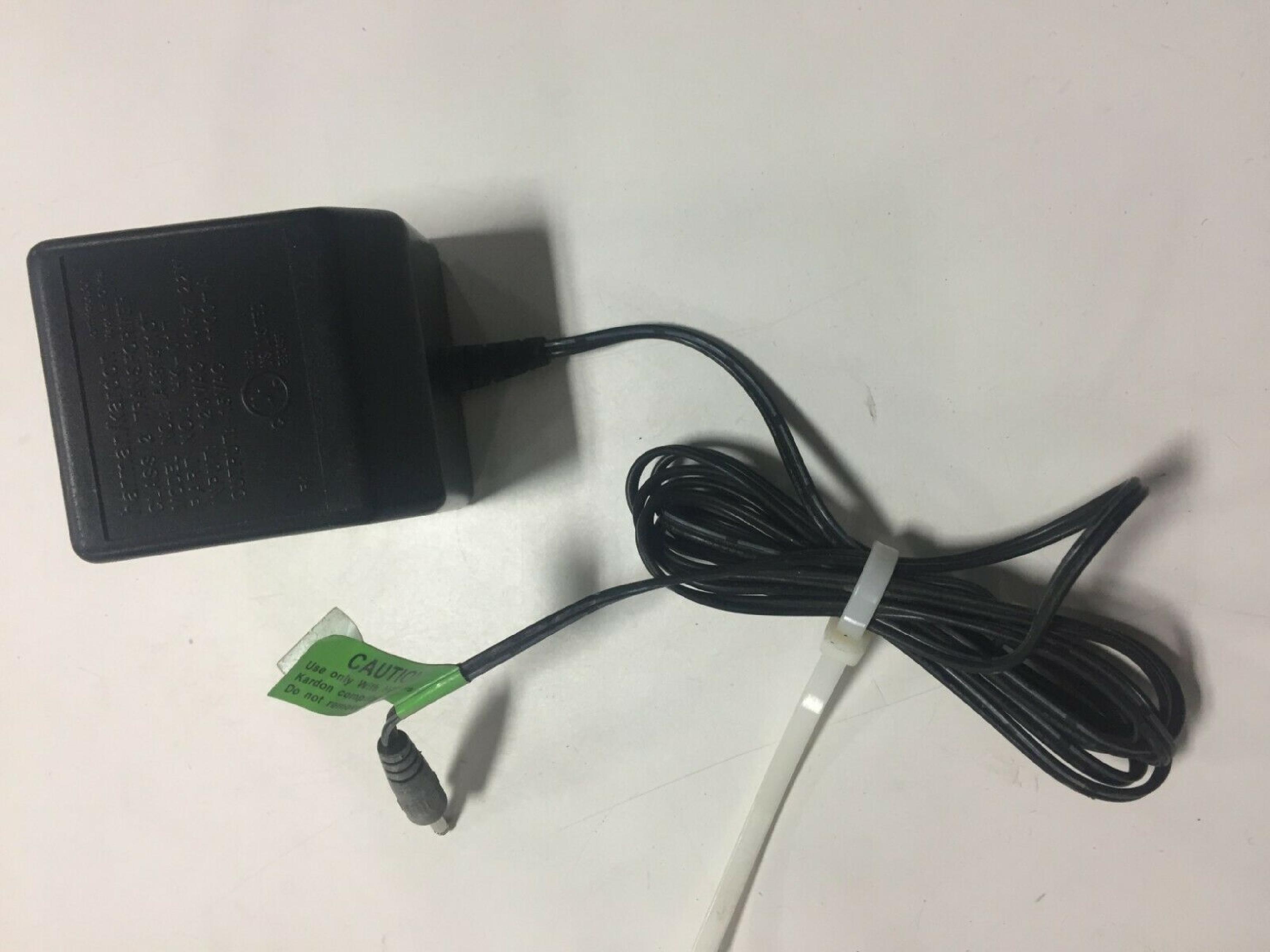 HARMAN KARDON HK-01T AC ADAPTER 15VAC 1.1A OD:5.5MM ID:2MM BARREL CONNECTOR 6FOOT CABLE OUTSIDE POLE:NEGATIVE FOR 06941V 15V 1100MA WITH CUT WIRE