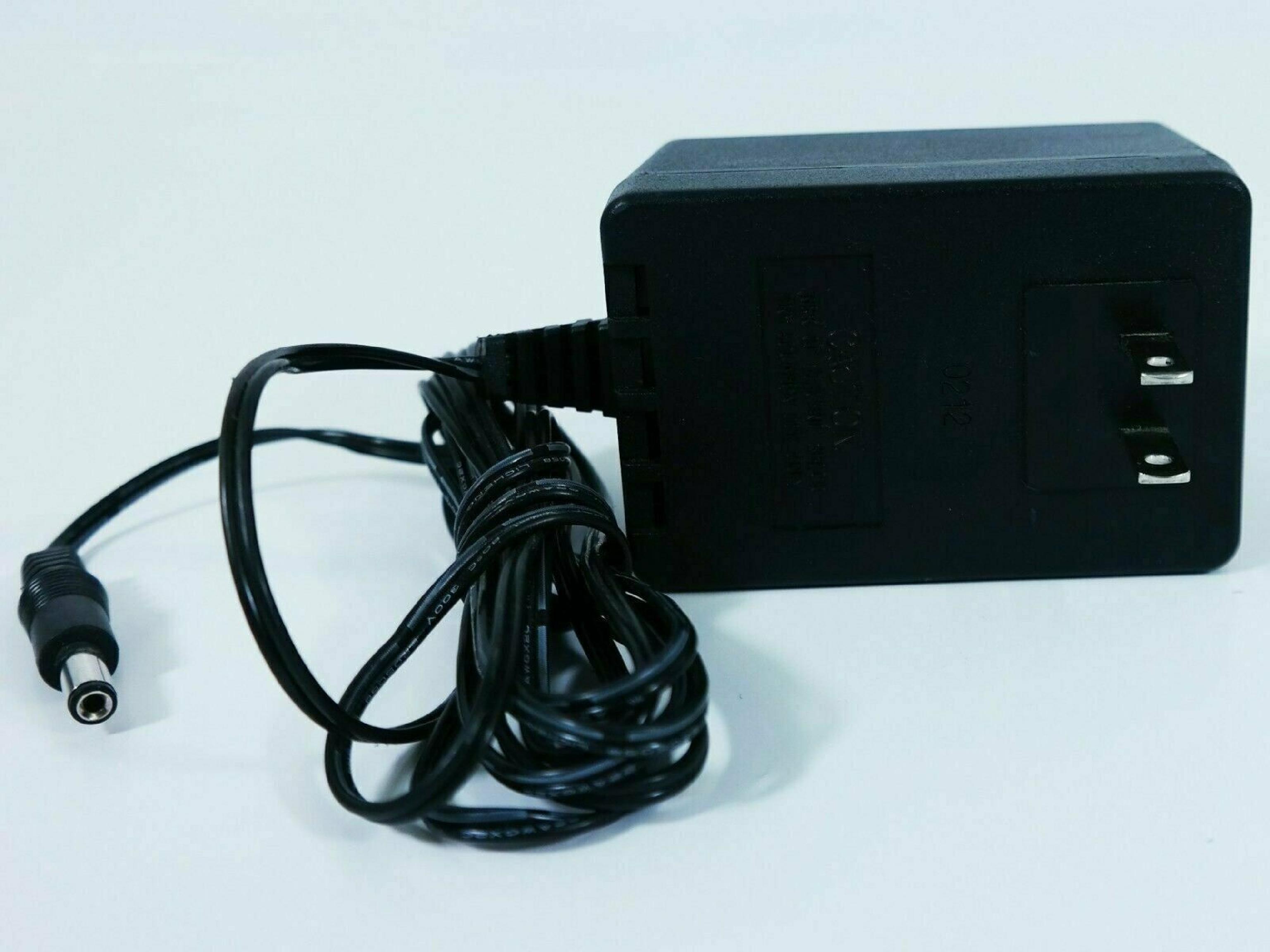 LEADER ELECTRONICS 481210OO3CT AC ADAPTER 12VDC 1A OD:5.5MM ID:2MM BARREL CONNECTOR 6FOOT CABLE OUTSIDE POLE:NEGATIVE FOR 04N567 CUT NO