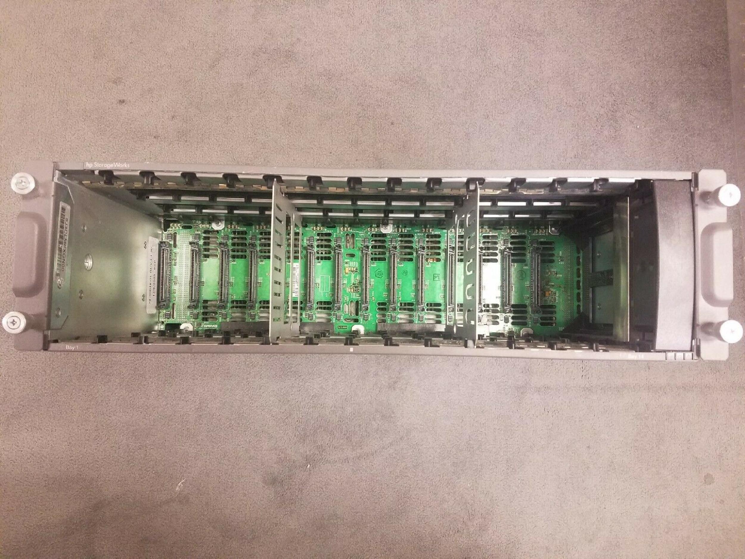 COMPAQ / HEWLETT PACKARD / HP 70-40019-01 SCSI DRIVE BAY WITH POWER SUPPLIES